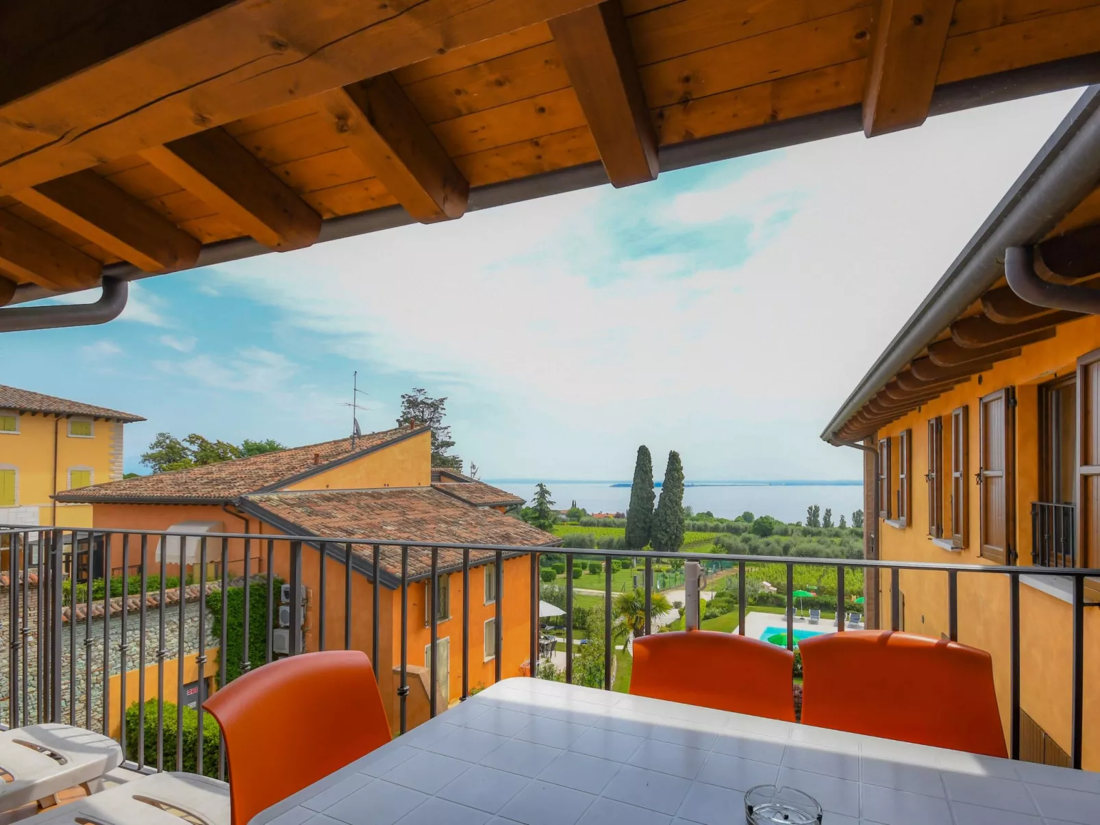 Wohnung in Moniga Del Garda mit Seeblick-Buiten