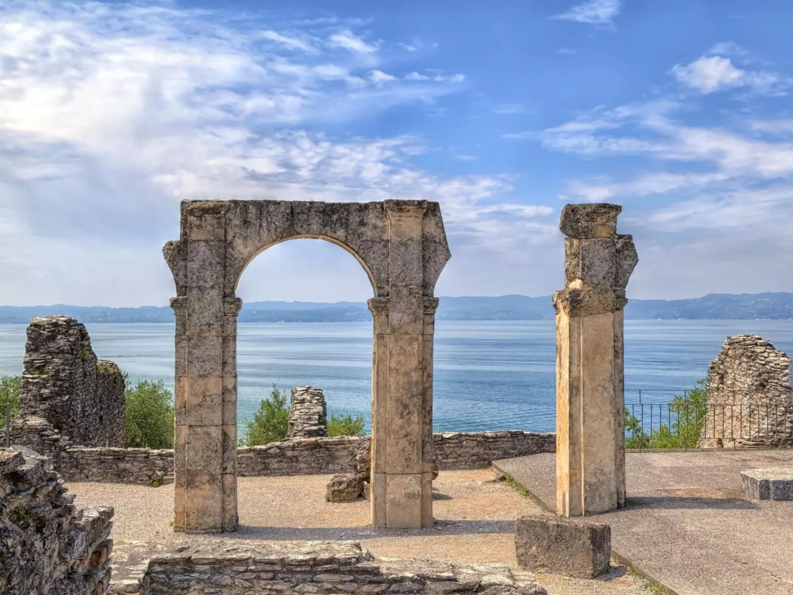 Gemütliche Drei-Zimmer-Wohnung mit Garten-Image-tags.info