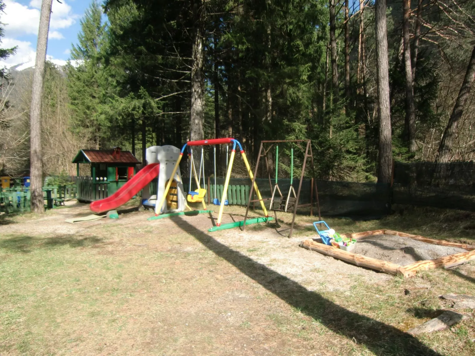 2-stöckige Wohnung mit privatem Garten-Binnen