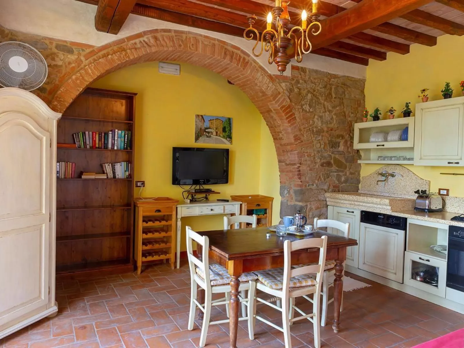 Wunderschöne Ferienwohnung in Monte San Savino mit gemeinschaftlichem Pool, Gar-Binnen