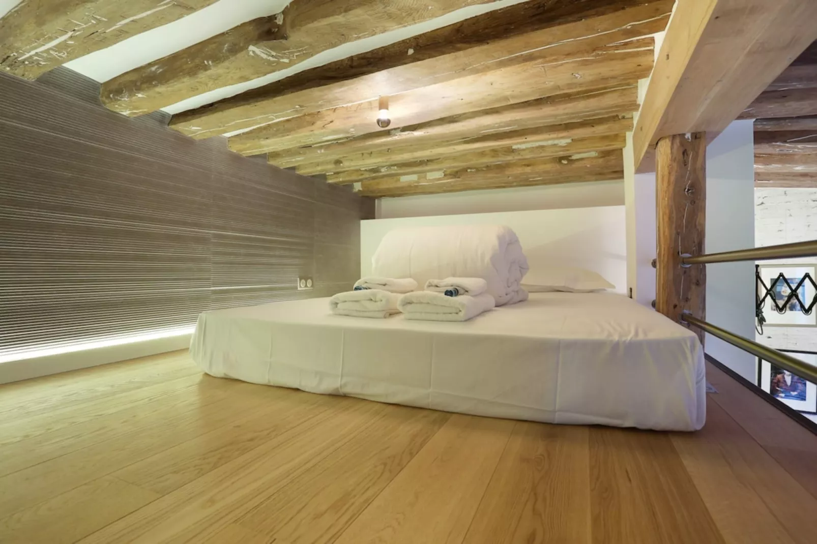 BOURG TIBOURG 1 NEW-Niet-getagd