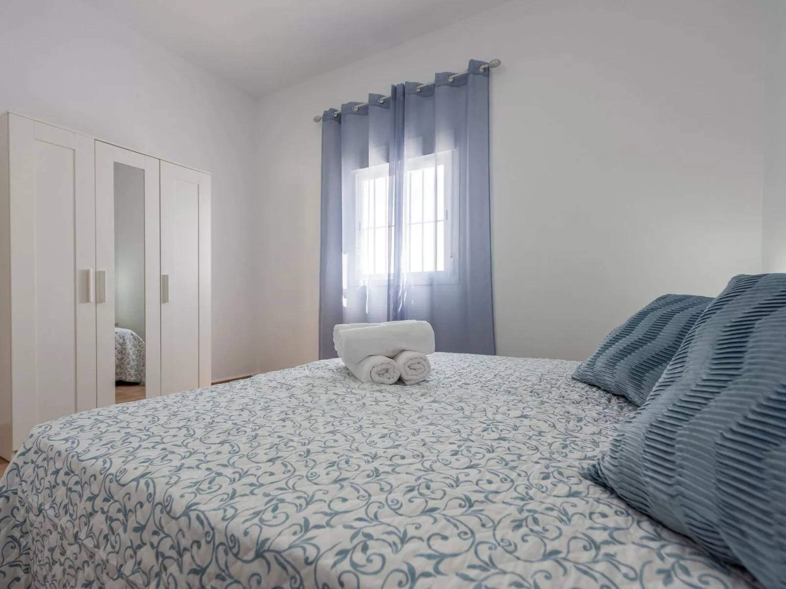 Casa Rural Lola - Lantejuela-Image-tags.info