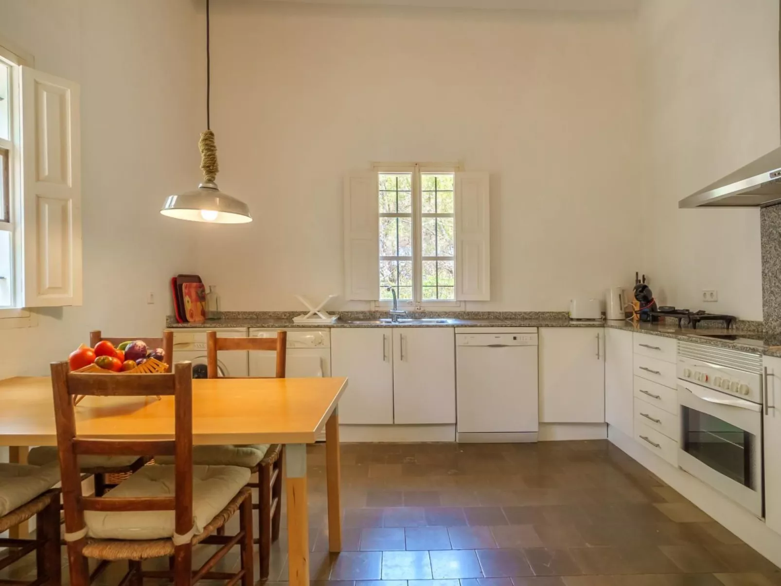 Beeindruckende Villa mit Meerblick und Schwimmbad-Binnen