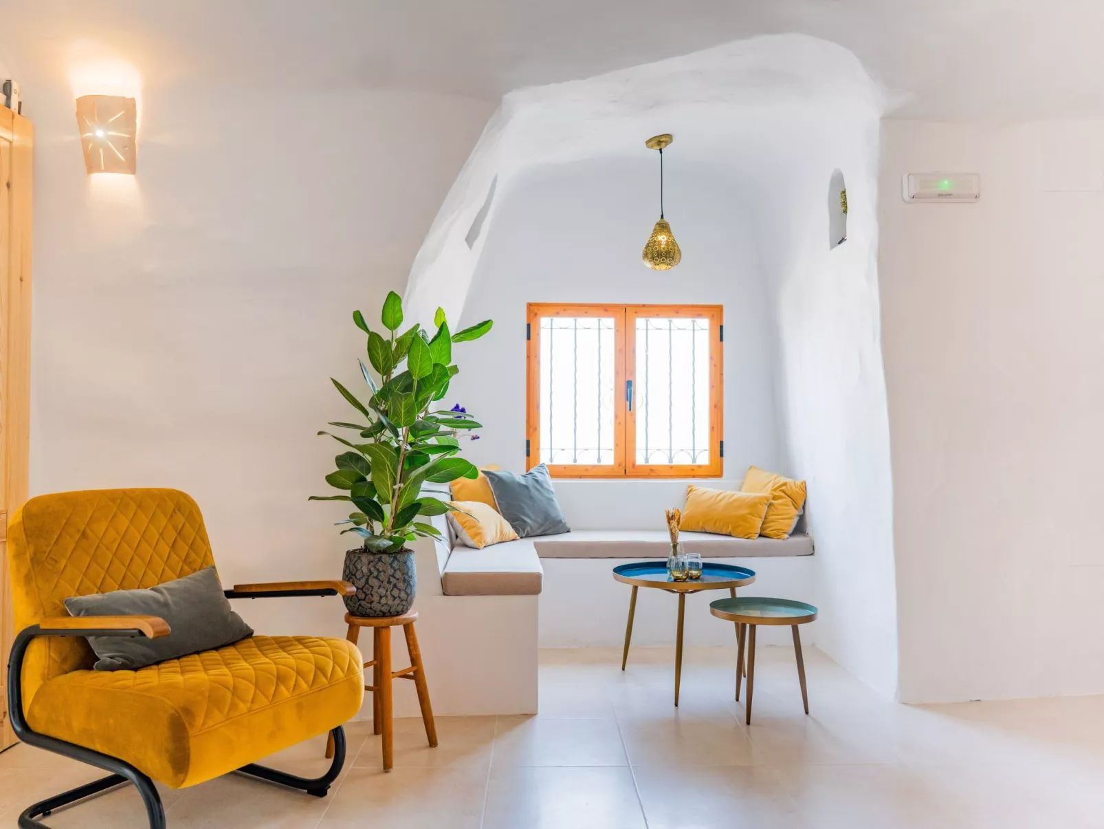 Luxuriöse Finca mit Pool, Spa und spektakulärer Aussicht-Binnen