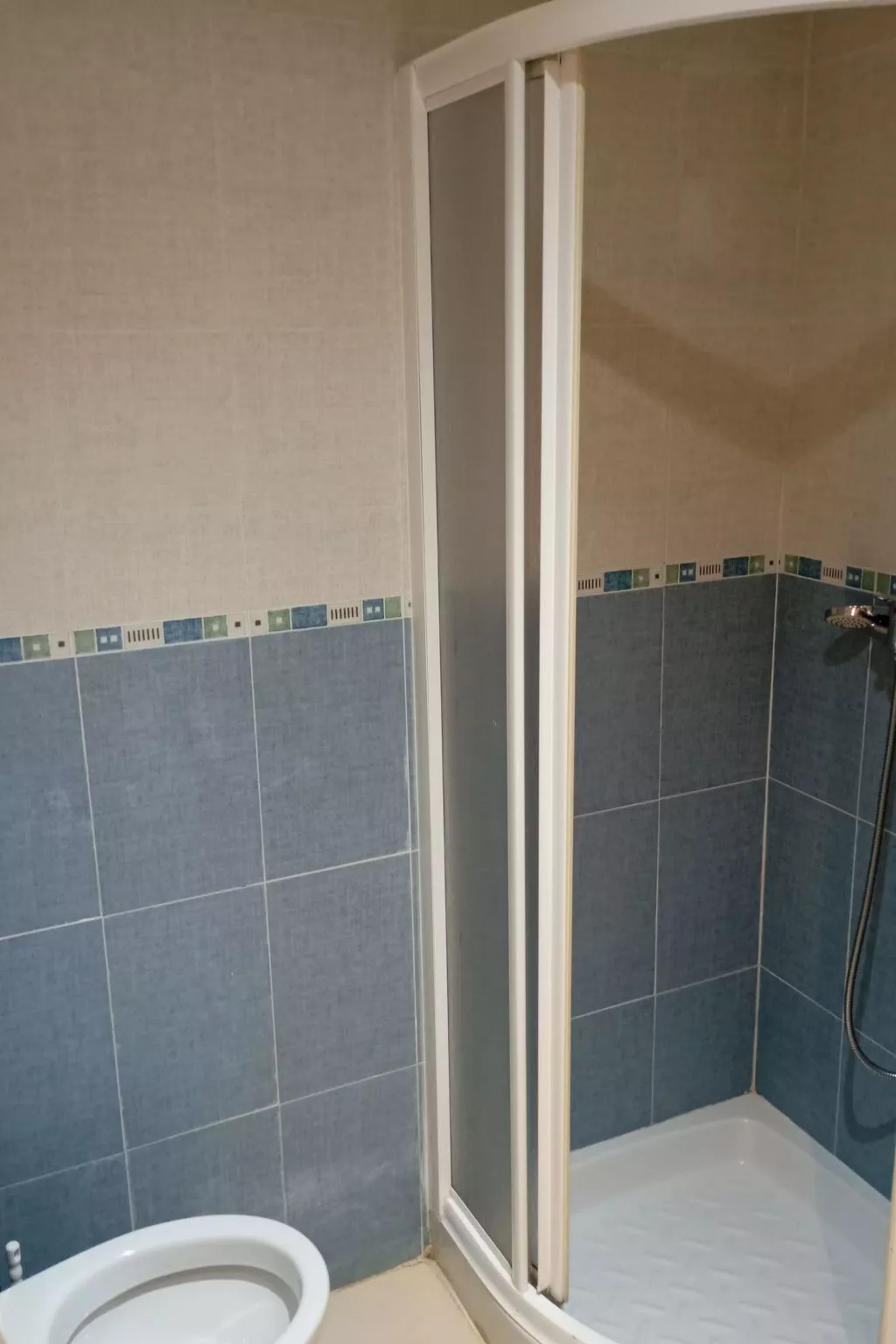 Drei-Schlafzimmer-Wohnung mit Blick auf das Meer-Binnen