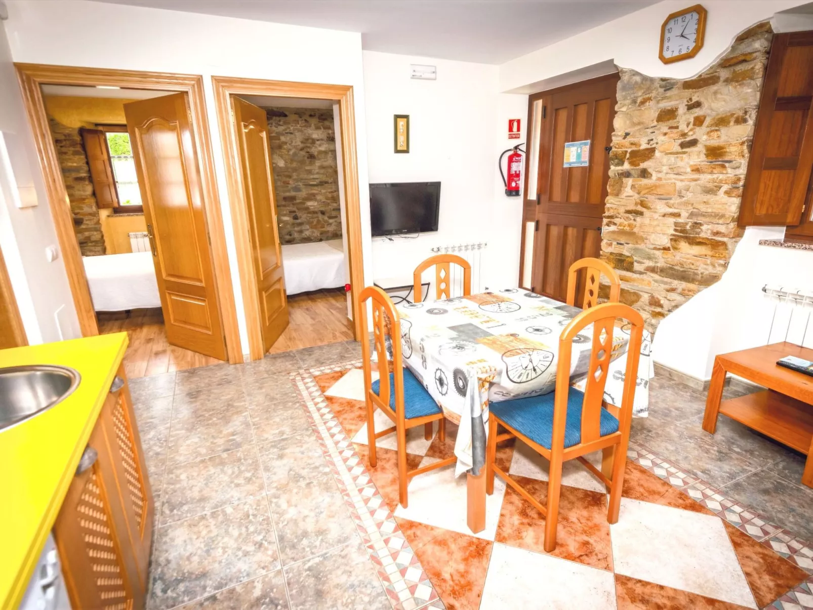 Ländlicher Bauernhof "Apartamentos Navalin"-Binnen