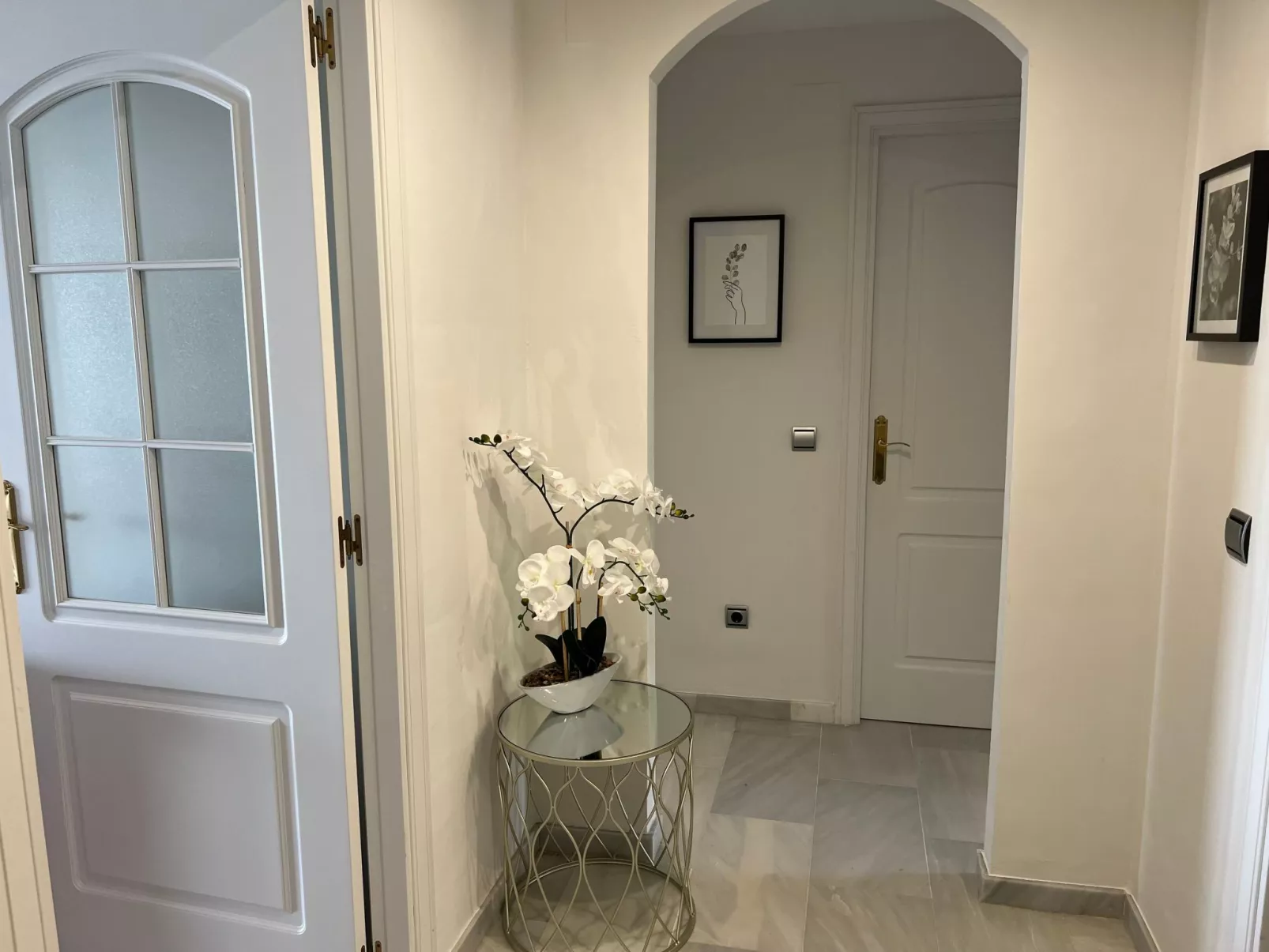 In Sitio De Calahonda mit Privatem Parkplatz und Meerblick-Binnen