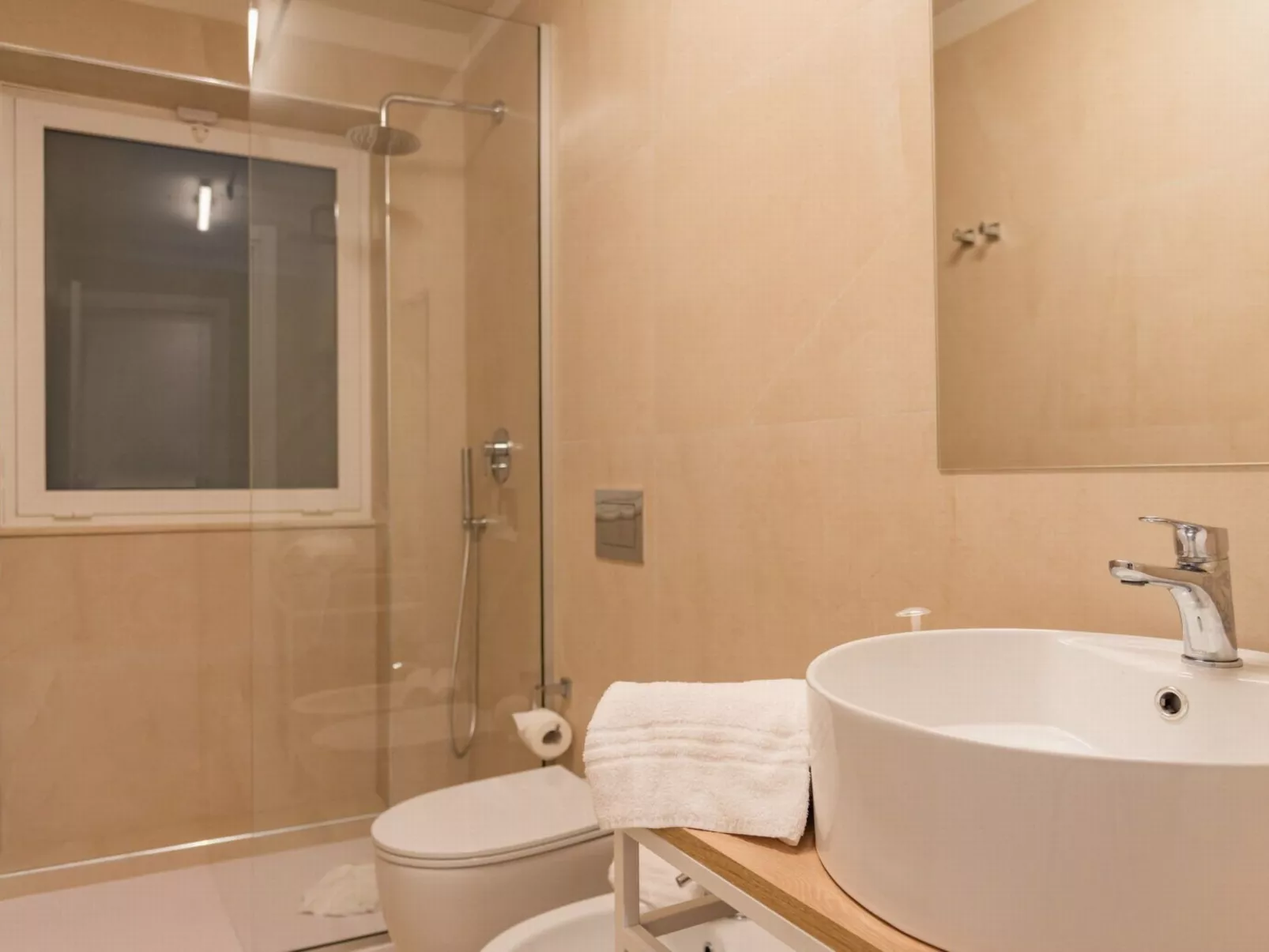 Komfortable und moderne Villa am Strand-Image-tags.info