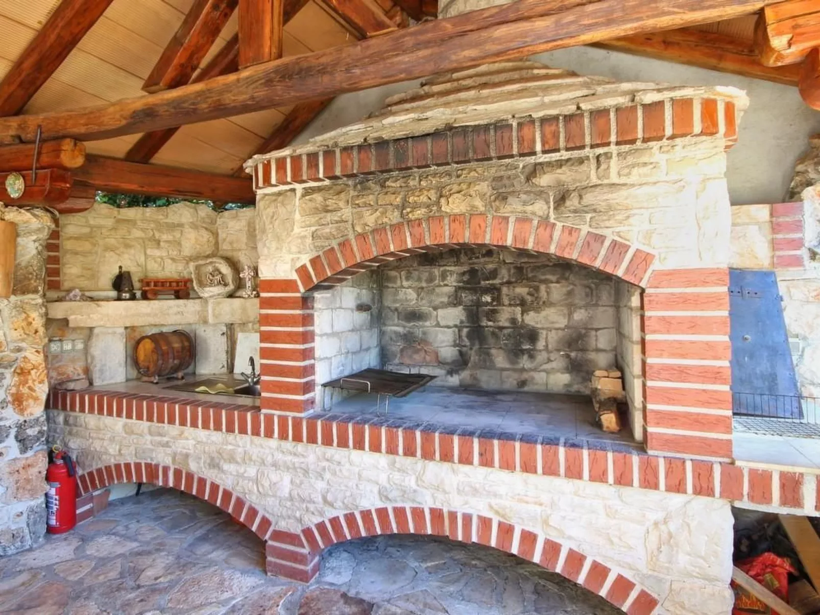 Für 4 Personen ca. 35 m&sup2; in Medulin, Istrien (Medulin und Umgebung)-Buiten