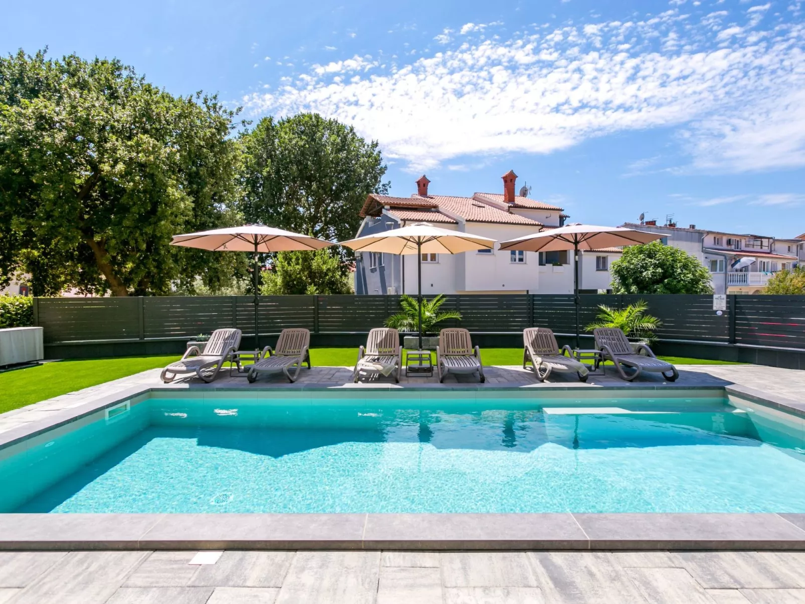 Ferienvilla "Villa Mila" mit eigenem Pool-Buiten