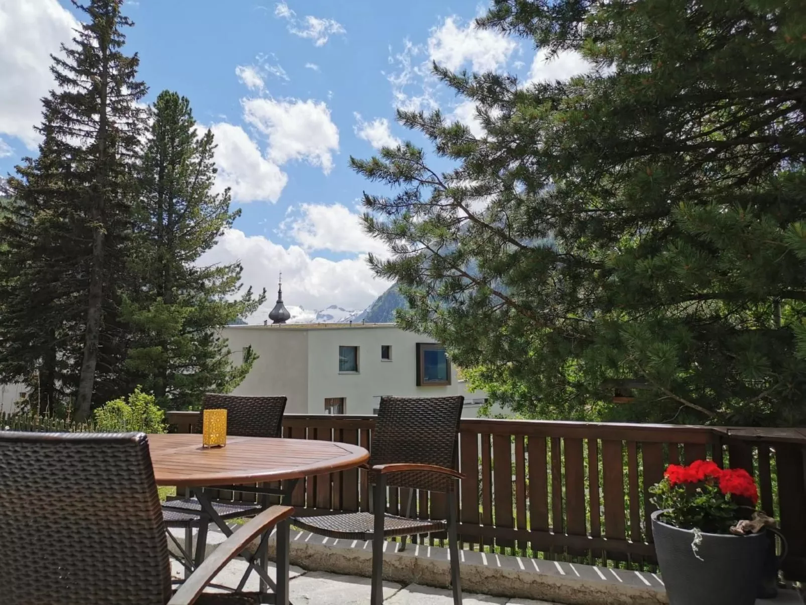 Chesa Andrea, EG-Binnen