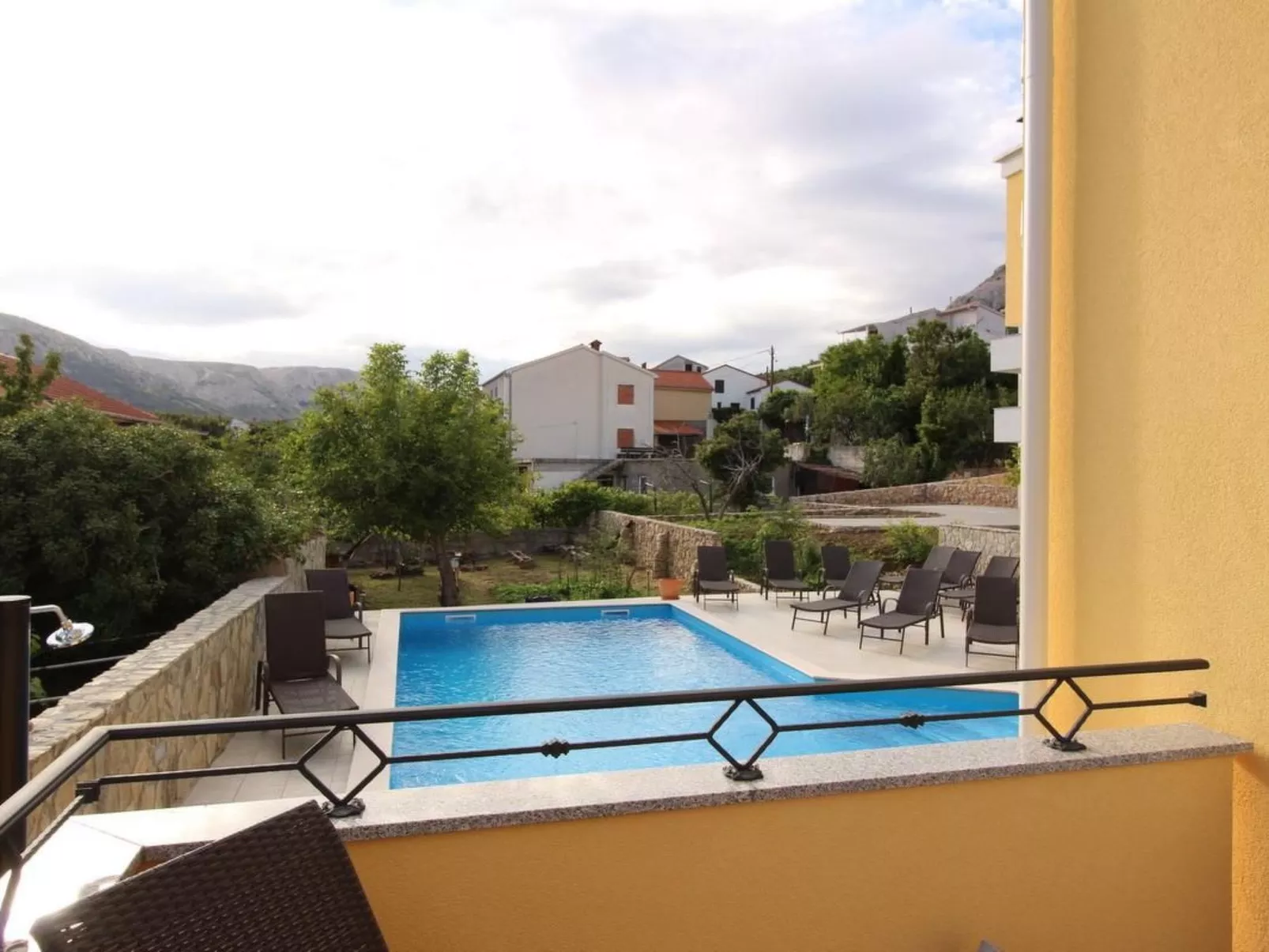 Gorica II A2+2 br.1-Buiten