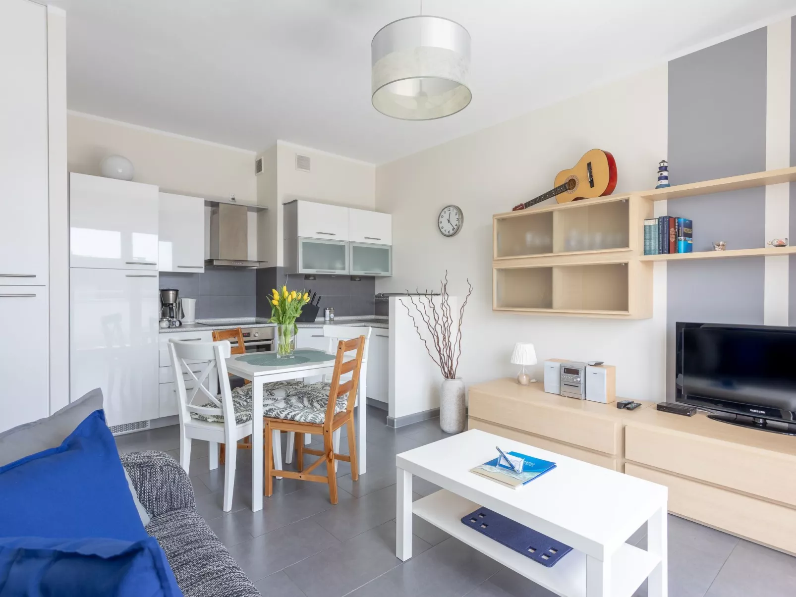 Sky mit Balkon am Meer-Image-tags.info