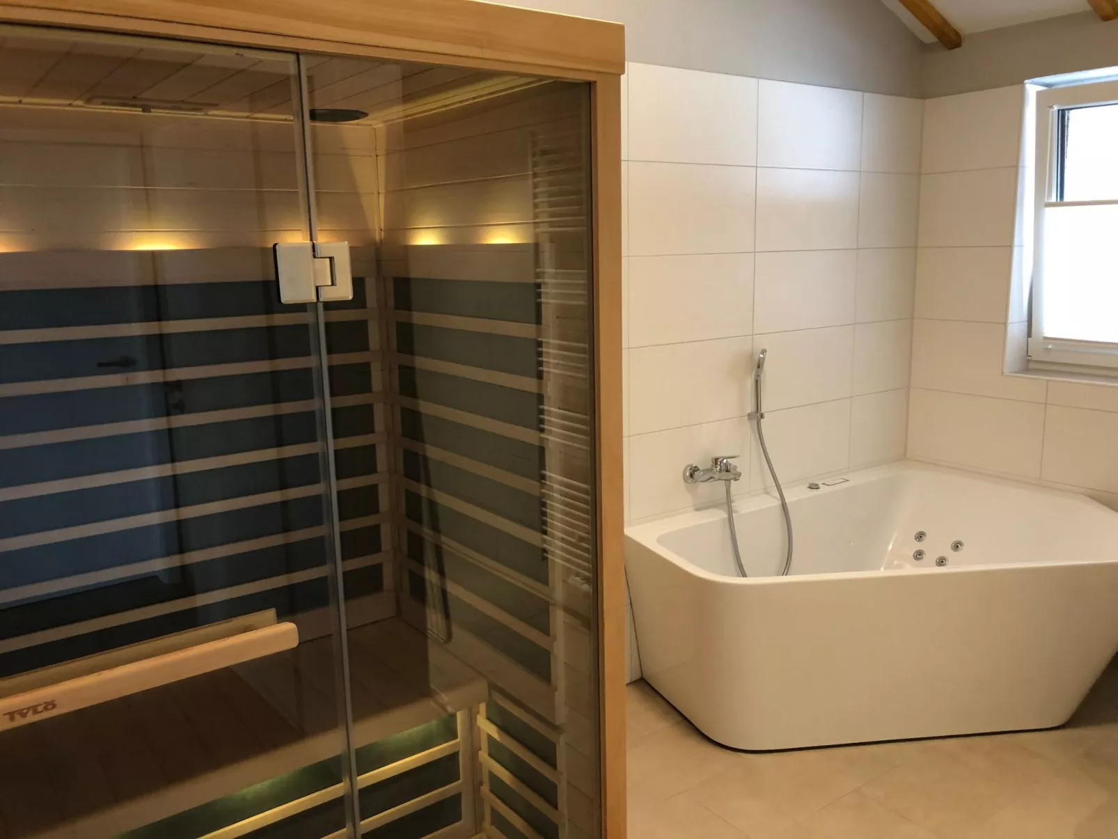 G15 Haus mit Whirlwanne direkt an der Nordseeküste-Binnen