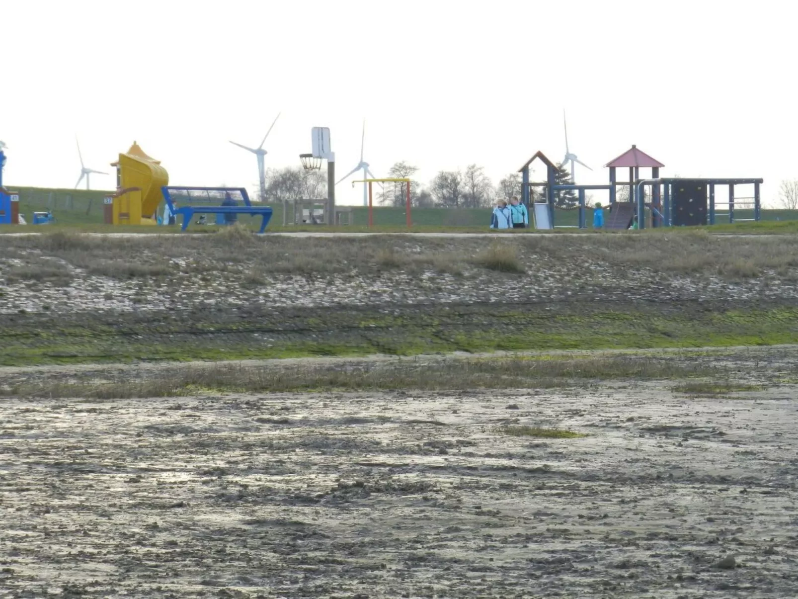 In Burhave mit Großer Terrasse-Buiten