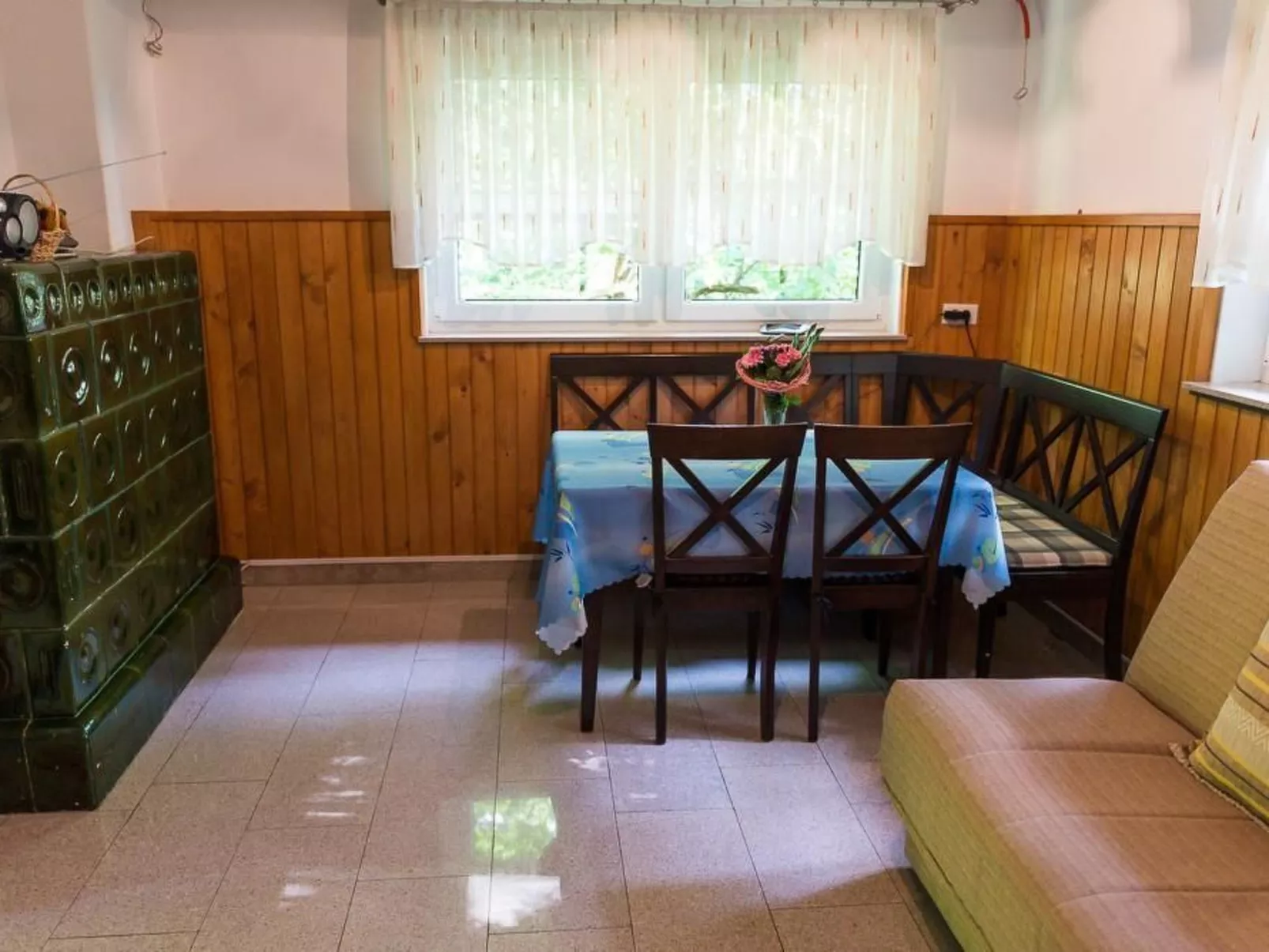 Kleines Haus am Rande des Waldes-Image-tags.info