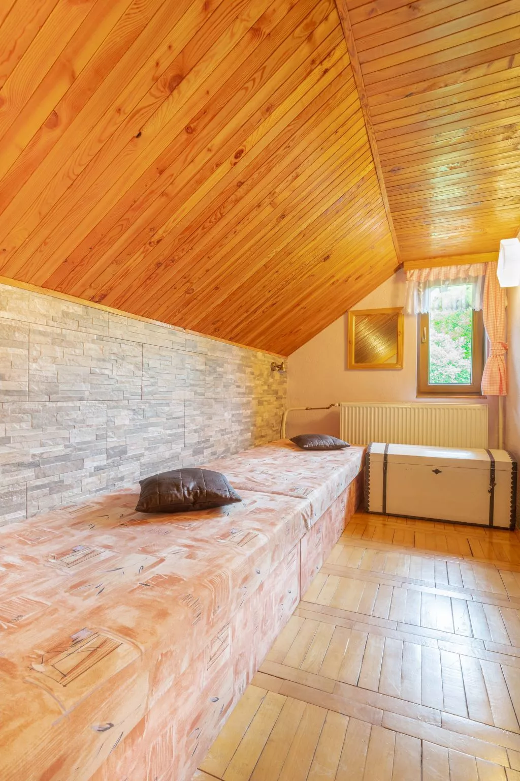 Chalet "Chestnut cottage" in den Bergen.-Binnen