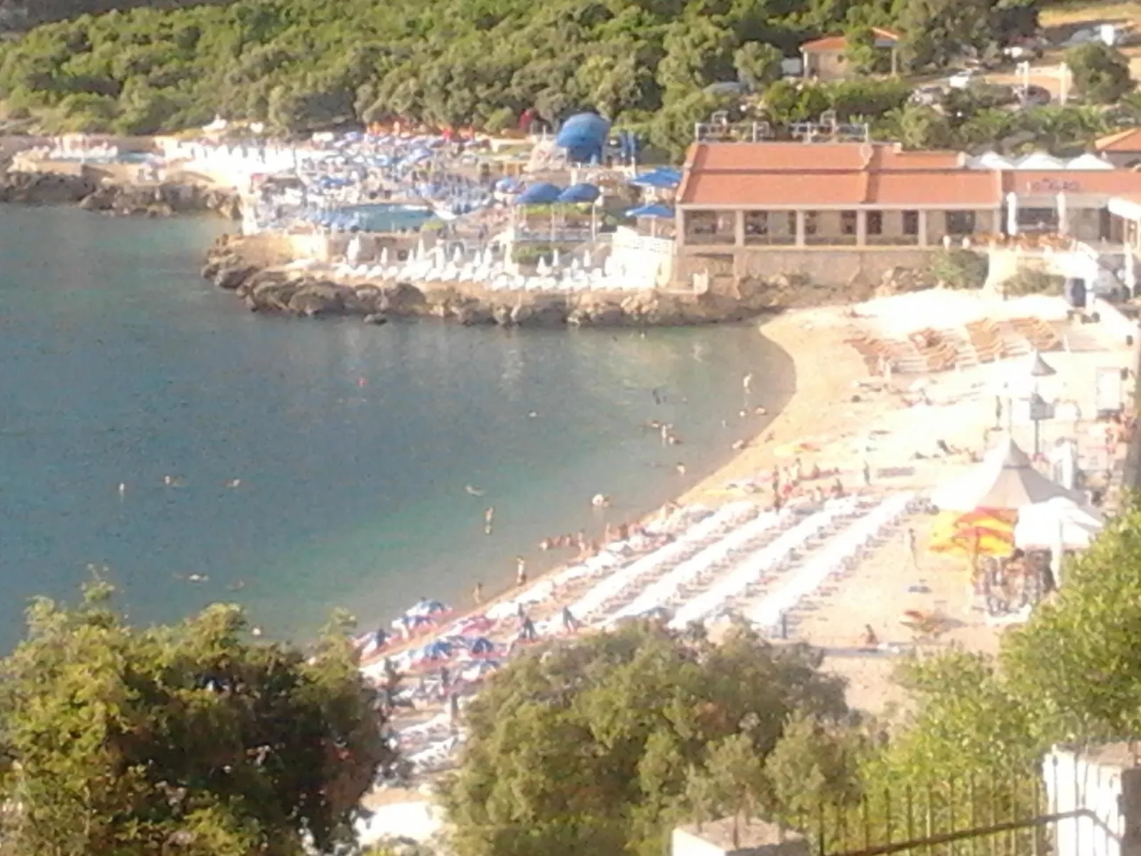 Gemütliche Wohnung mit Meerblick vom Balkon aus-Buiten
