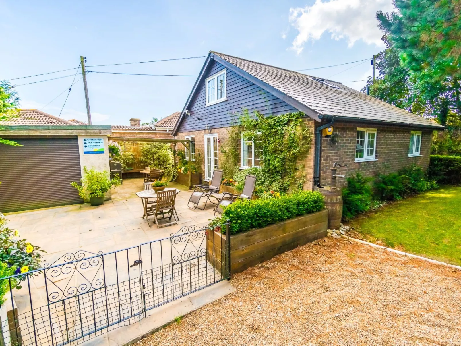 Schönes Ferienhaus in Hastings mit Whirlpool, Terrasse und Garten-Buiten