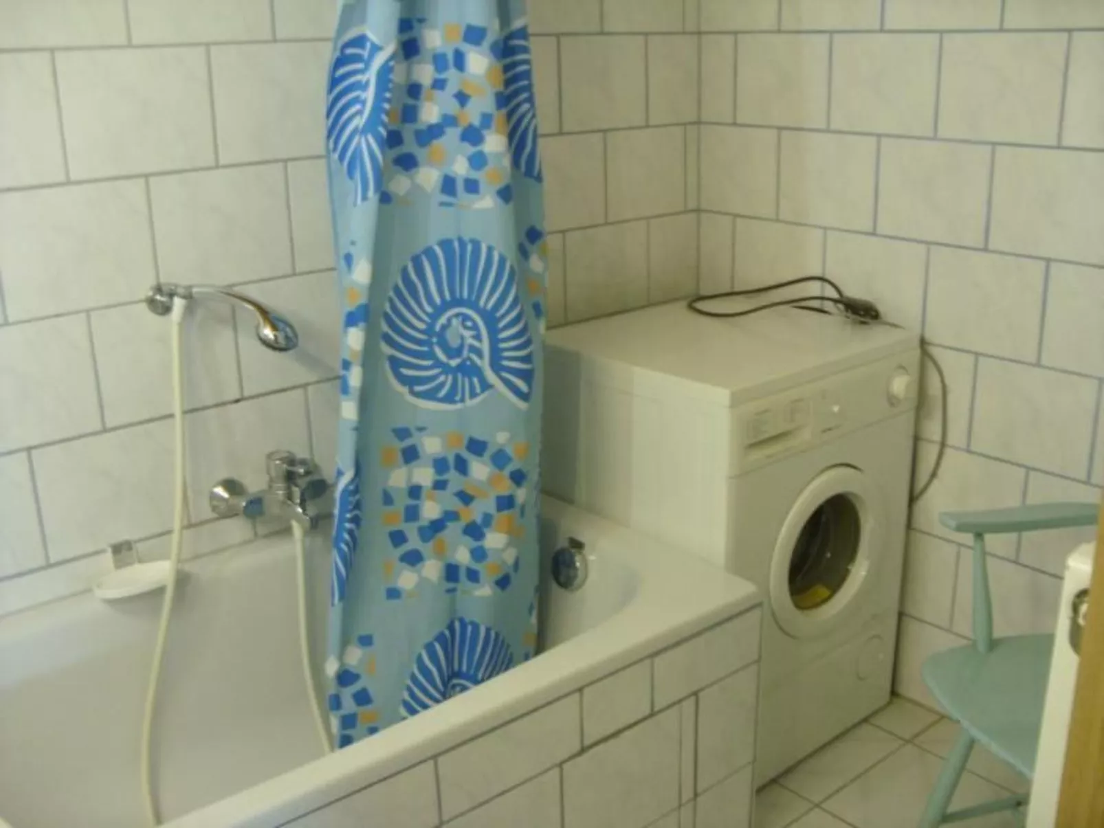 Mit Terrasse und Parkplatz-Image-tags.info