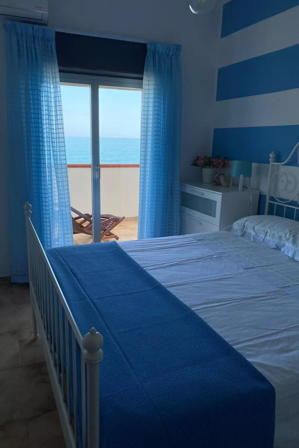 Stromboli' Wohnung mit Meerblick-Binnen