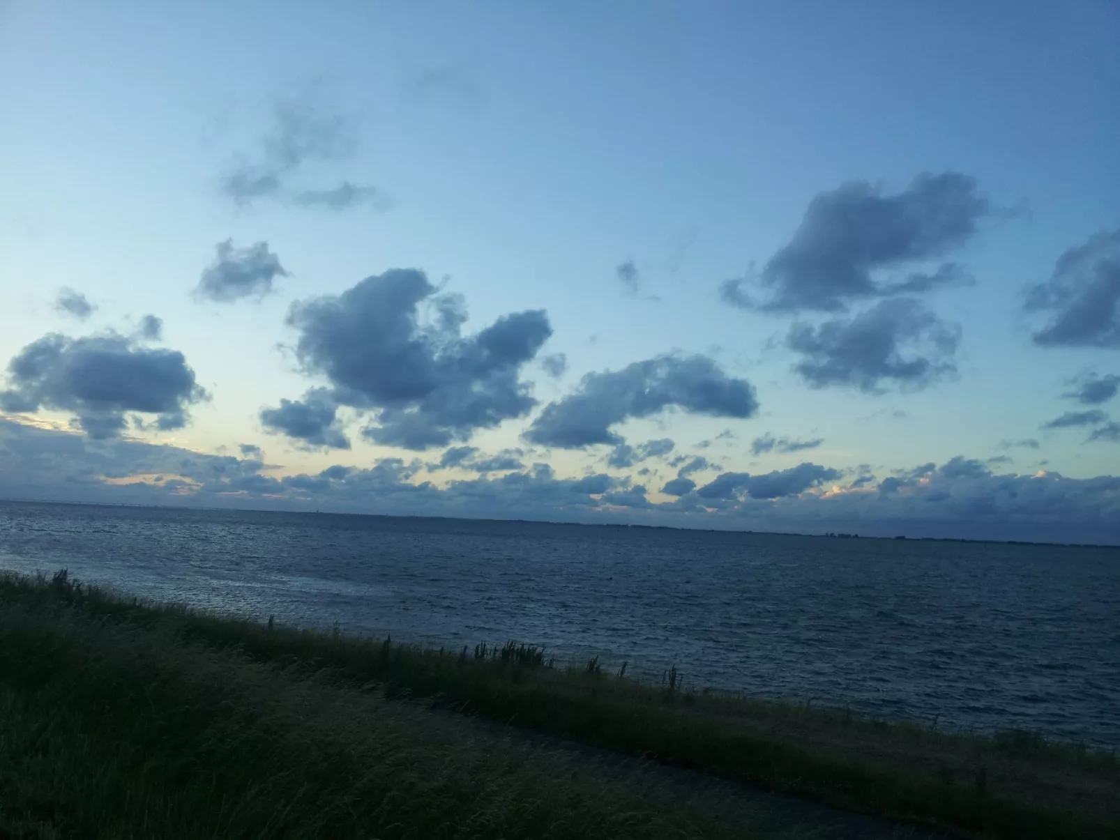 Gemütliches Haus mit komplett umzäuntem Garten-Image-tags.info