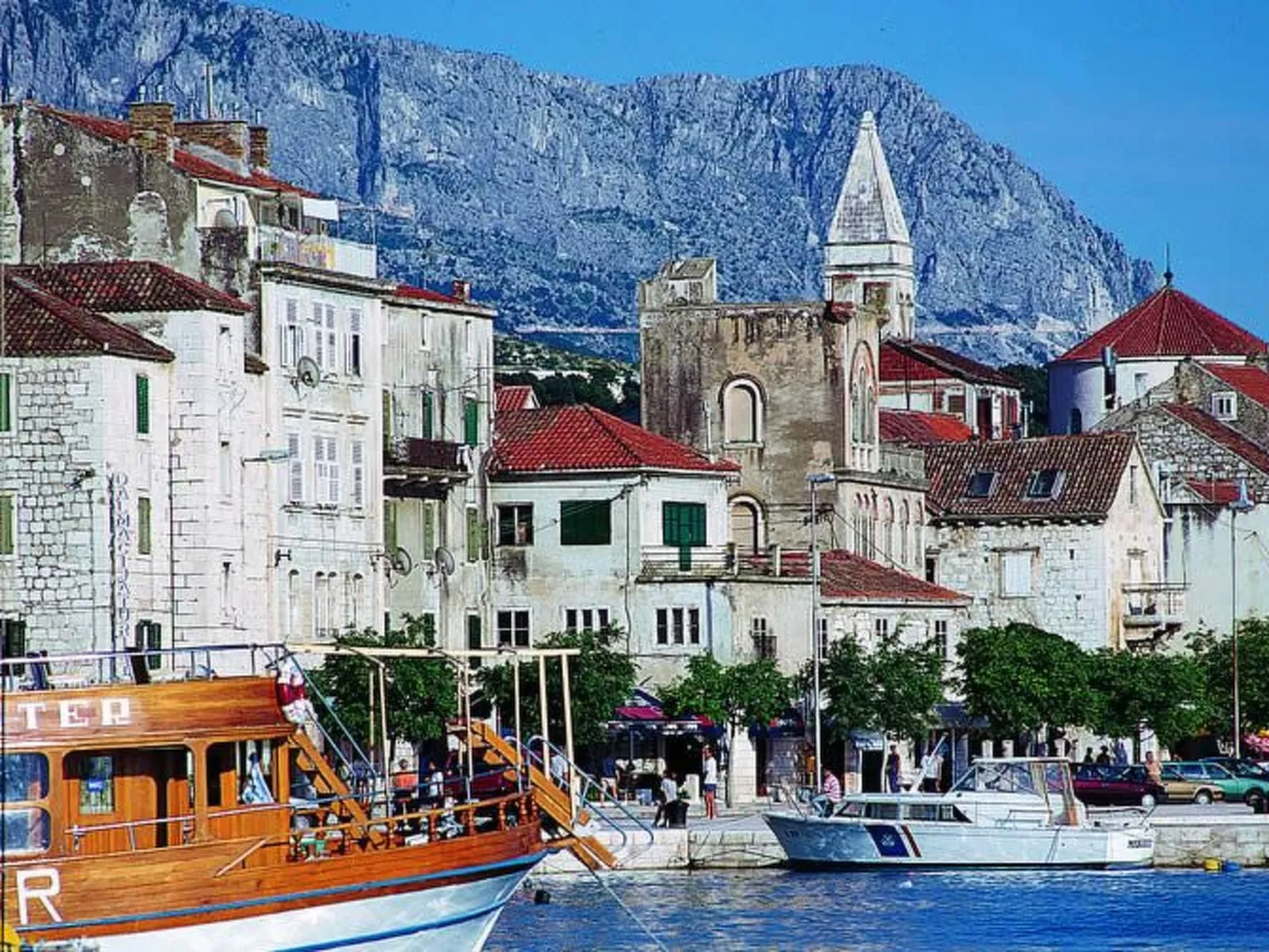 Freistehendes Ferienhaus in Duge Njive mit Privatem Pool-Buiten