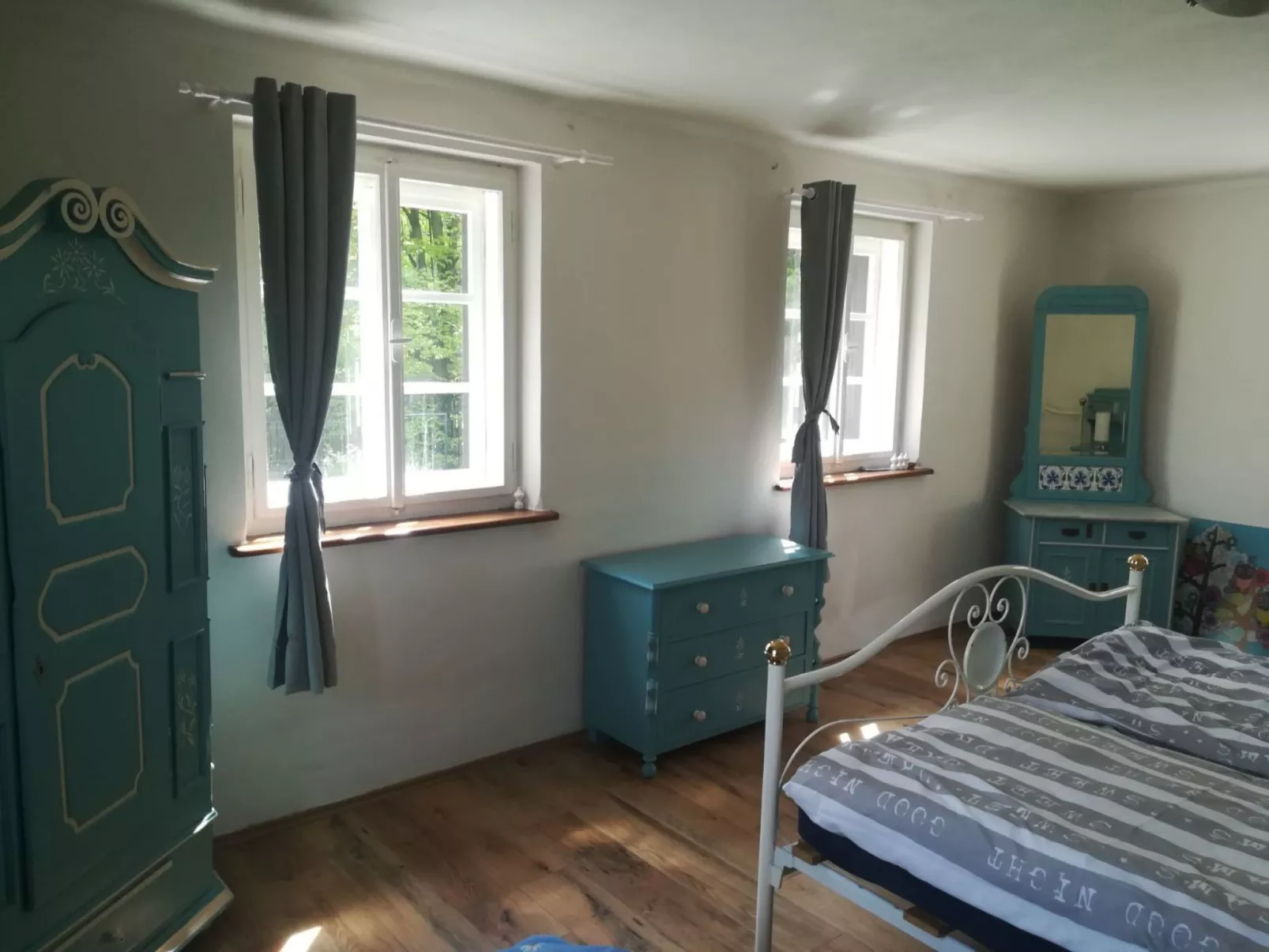 Traditionelles Haus, umgeben von Wäldern in Ralsko-Image-tags.info