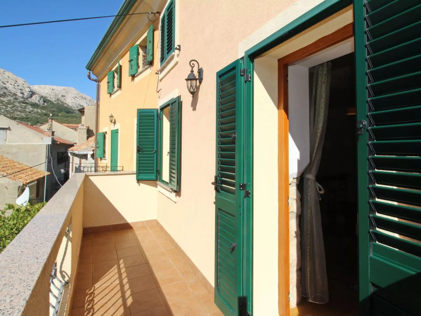 Renoviertes Steinhaus mit Garten und Pool ideal für ein erholsamen Urlaub-Buiten