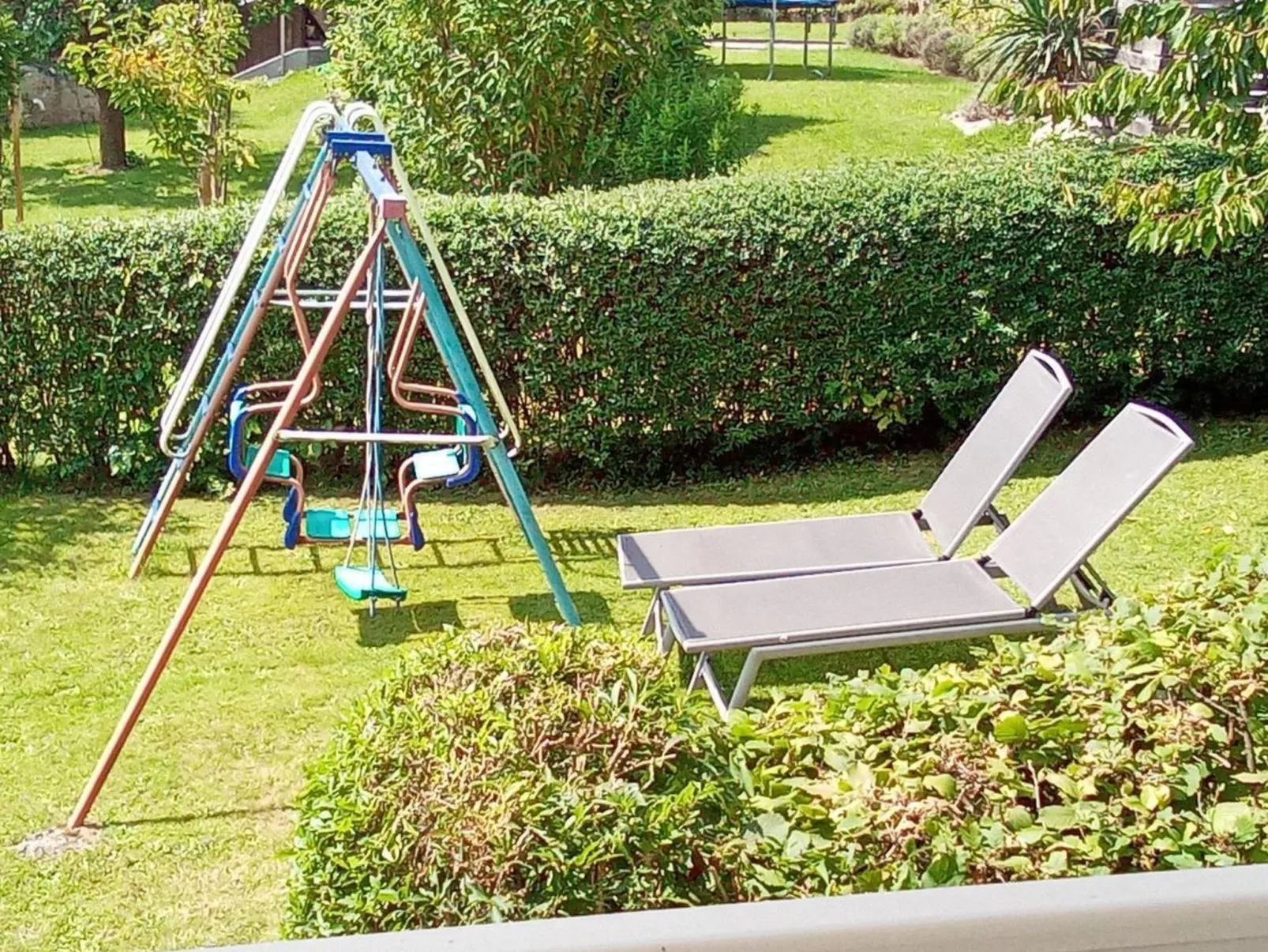 Mit sonniger Terrasse und Ausblick-Buiten