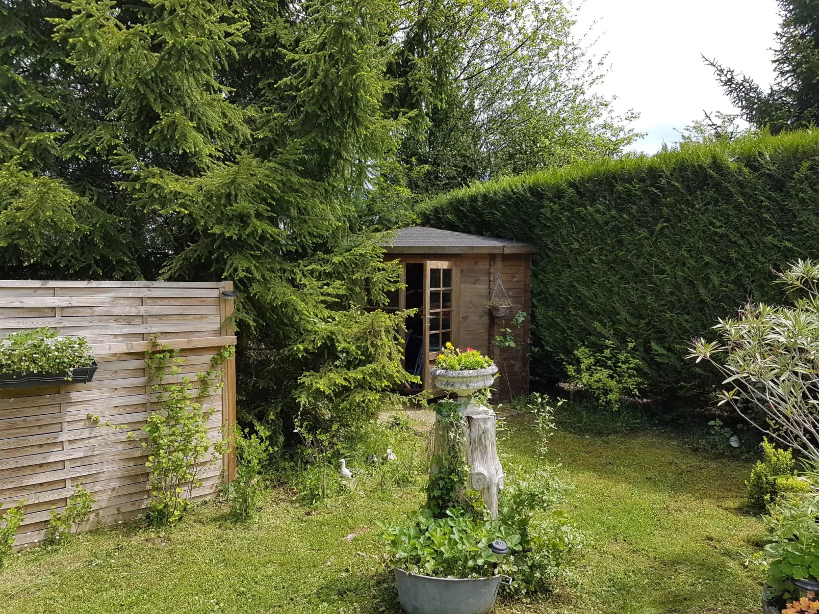 Mit Garten, Grill und Terrasse-Binnen