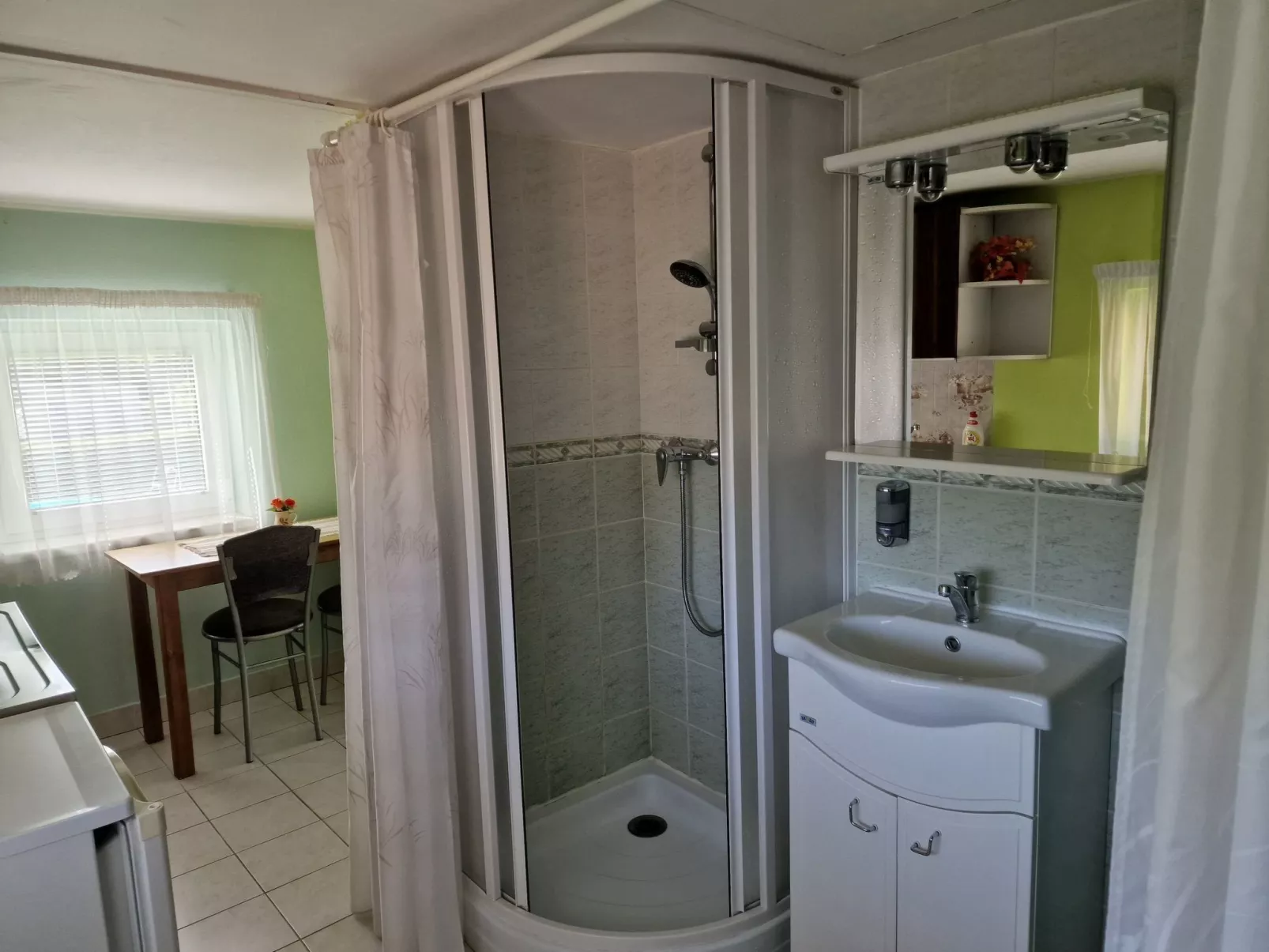 Mit Garten und Pools-Binnen