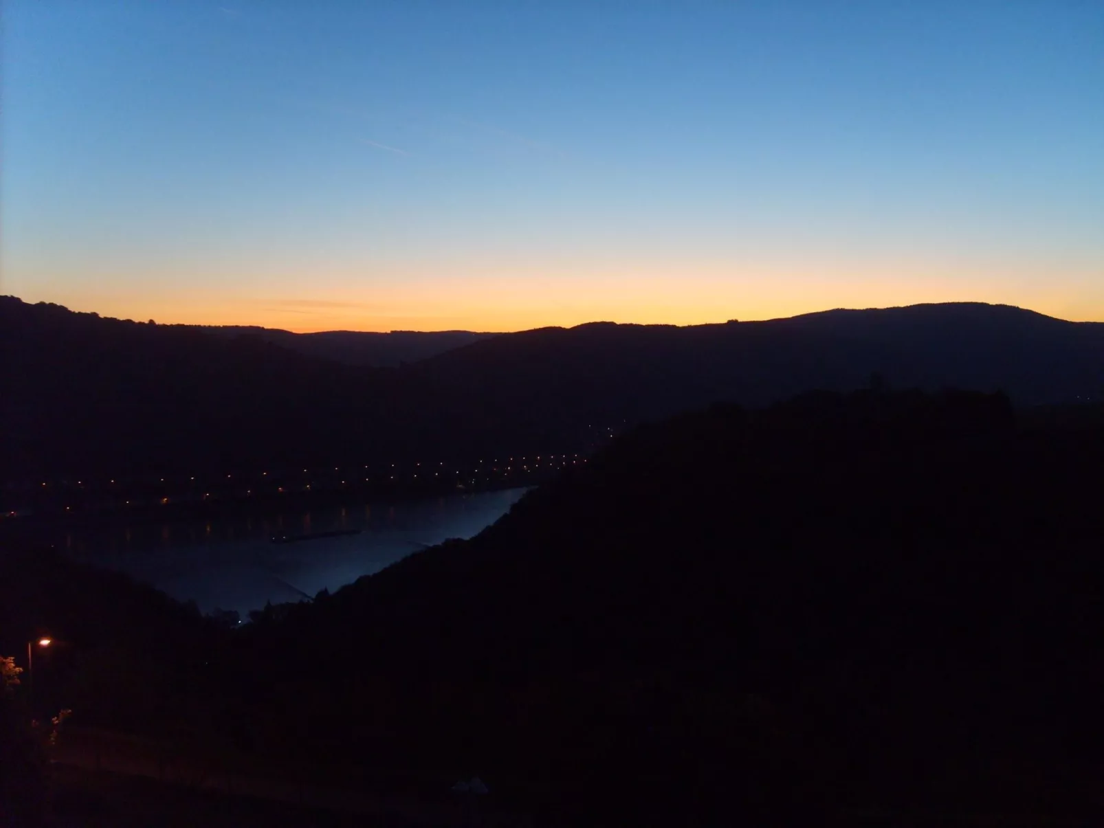 Mit Balkon und Rheinblick-Image-tags.info