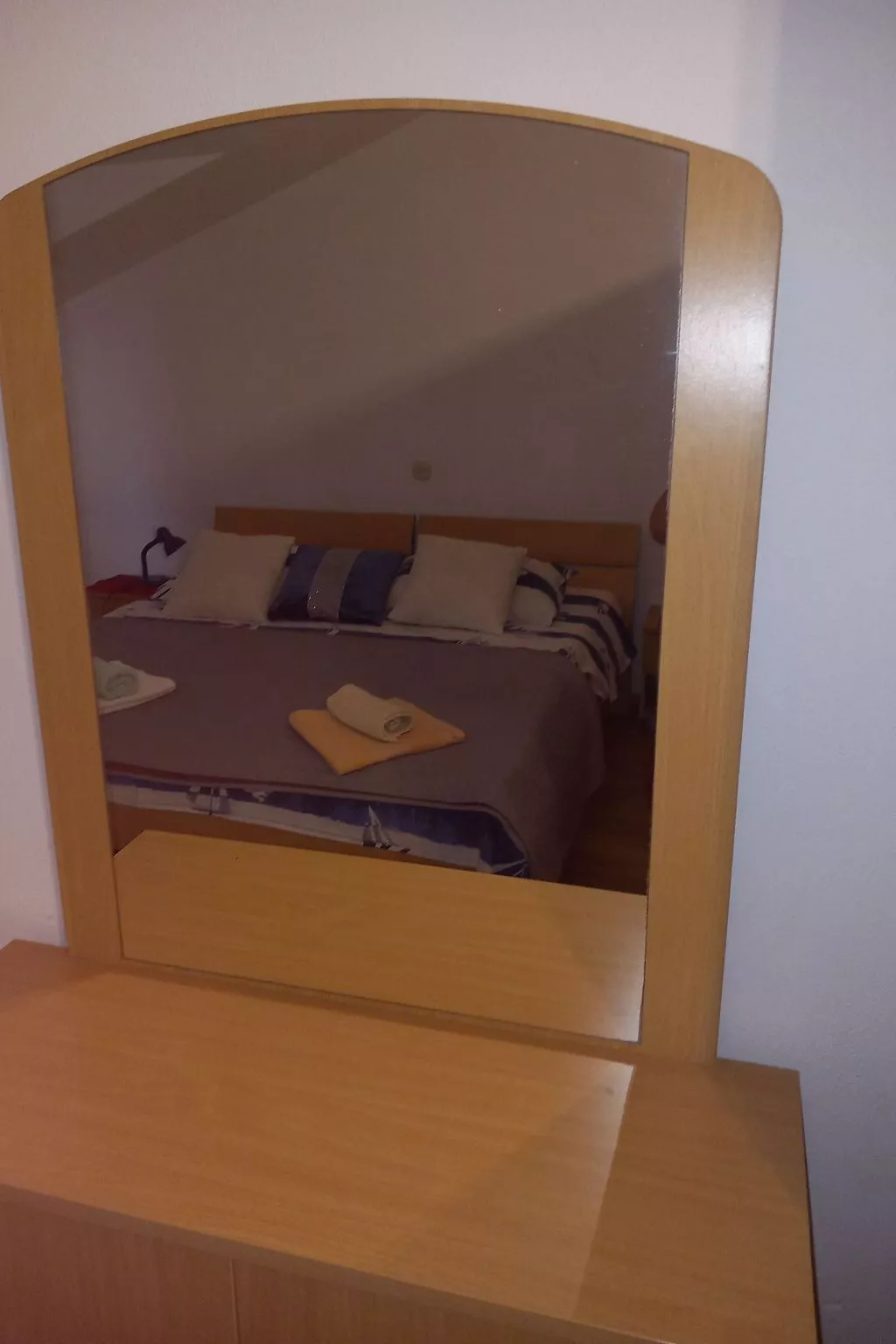 "Apartment Mate 4"-Binnen