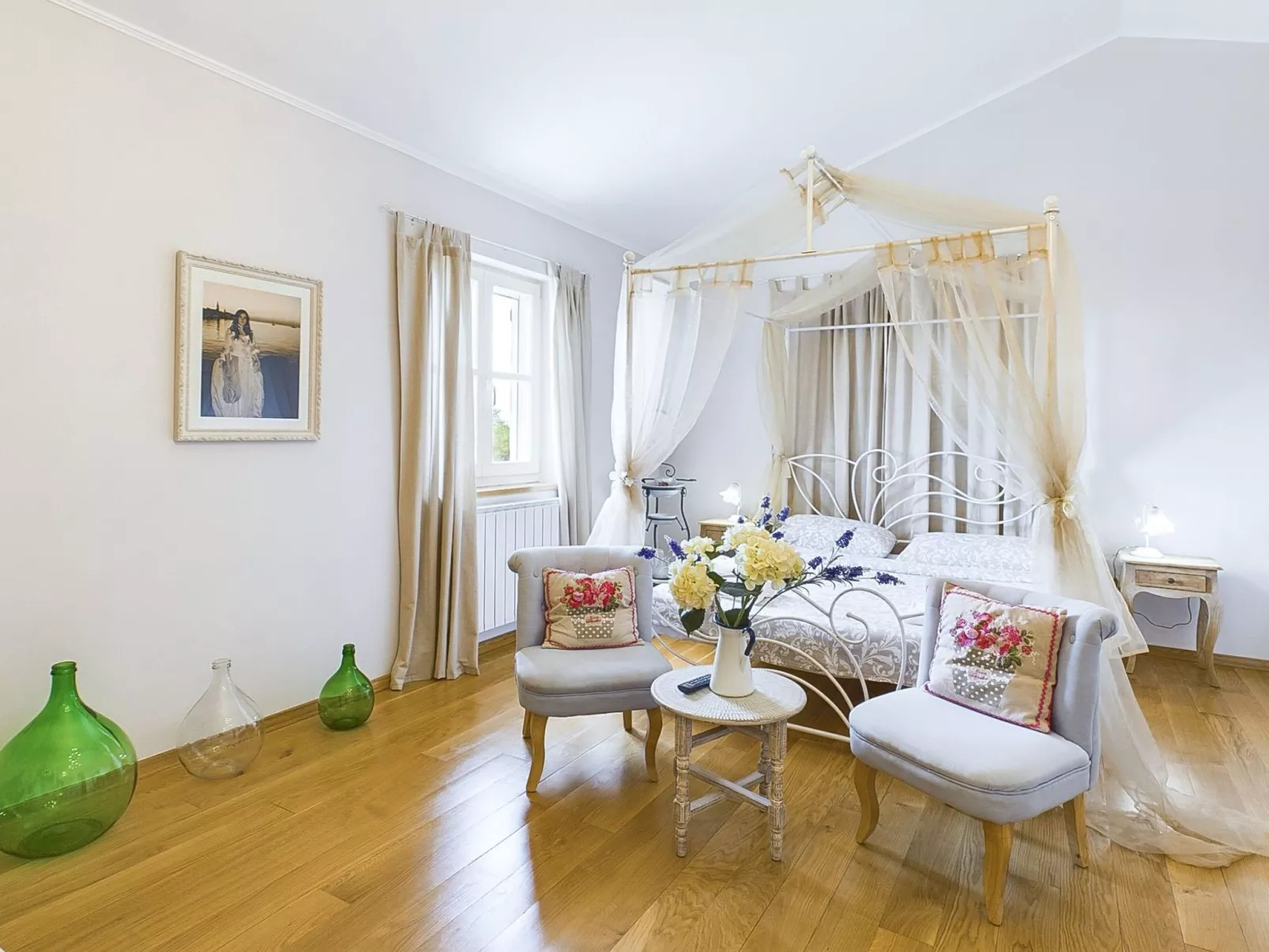 Luxuriöse Villa mit Schwimmbad und großem Garten-Binnen