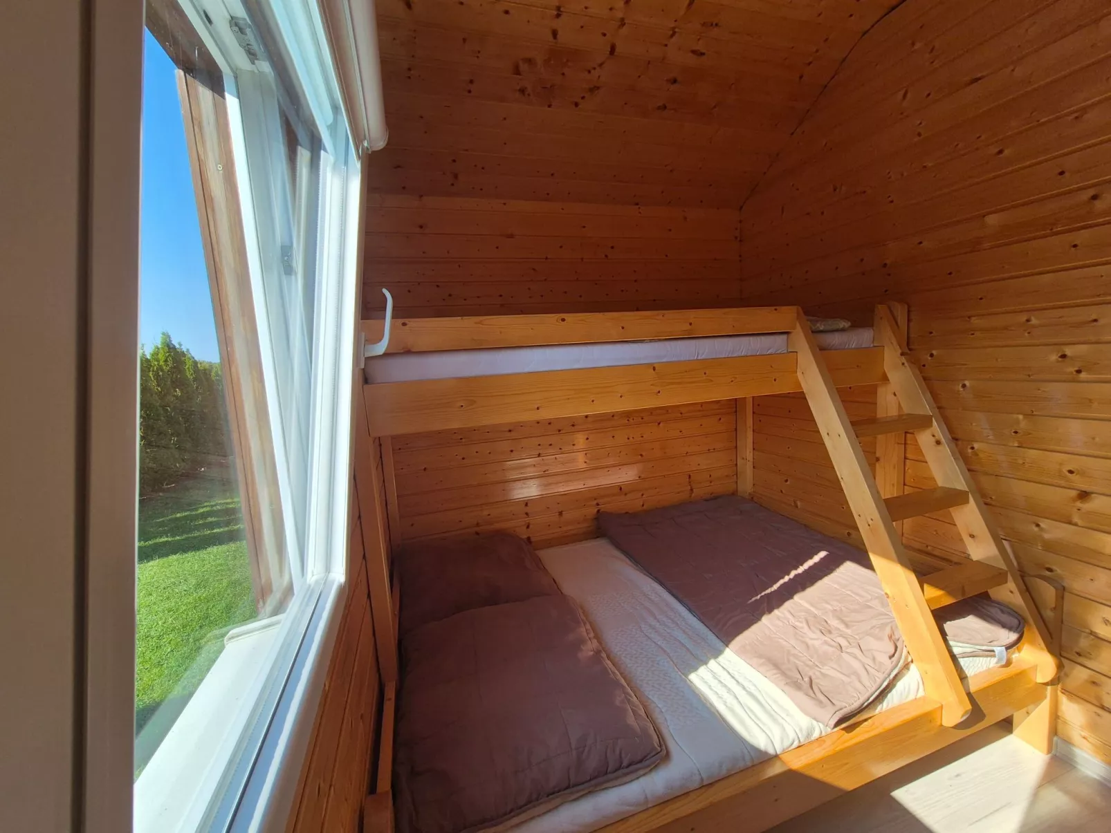 "New 5" mit gemeinschaftlichem Pool-Binnen