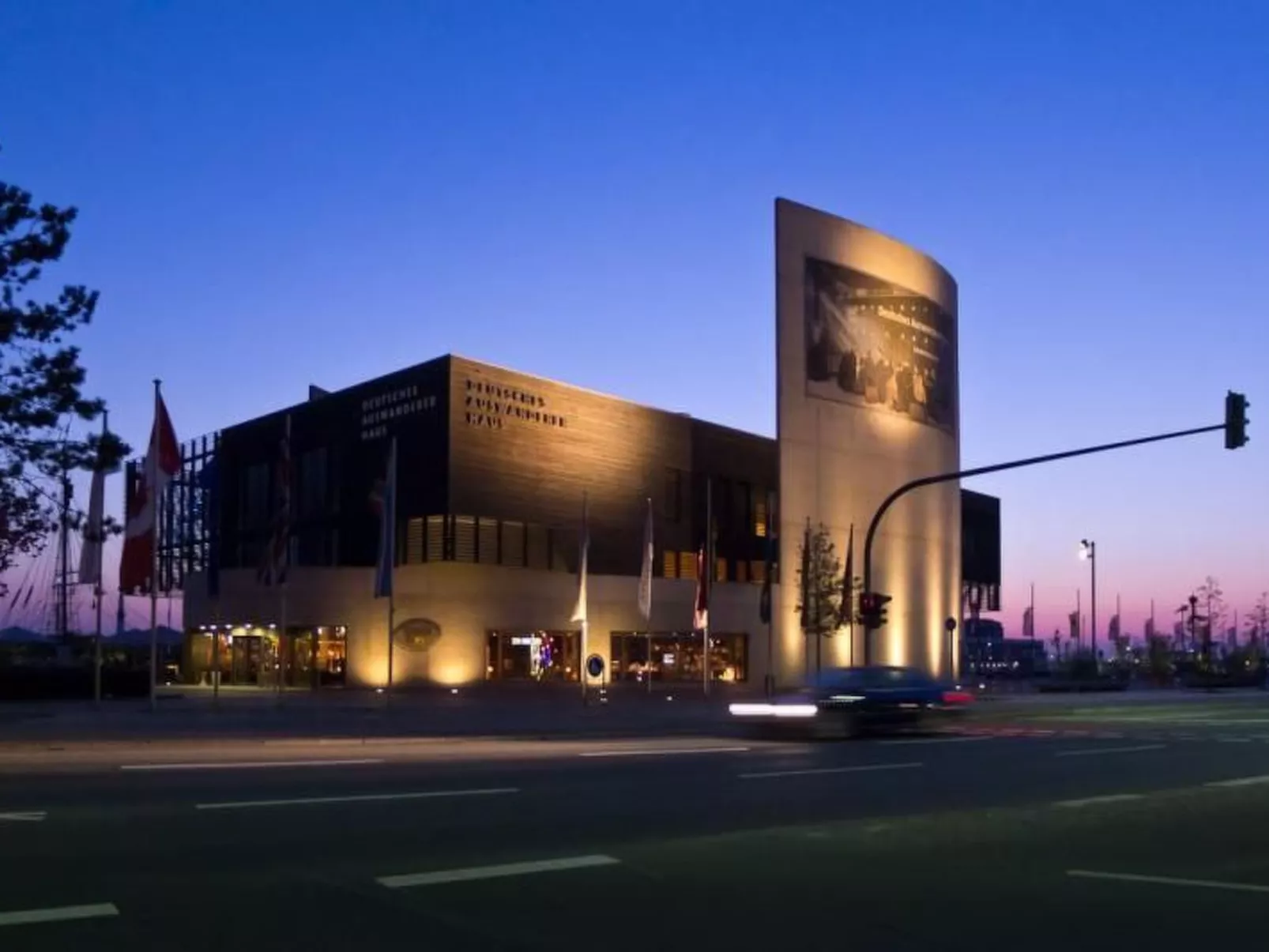 Zentrale Wohnung mit Klavier, Kunst und Design-Buiten