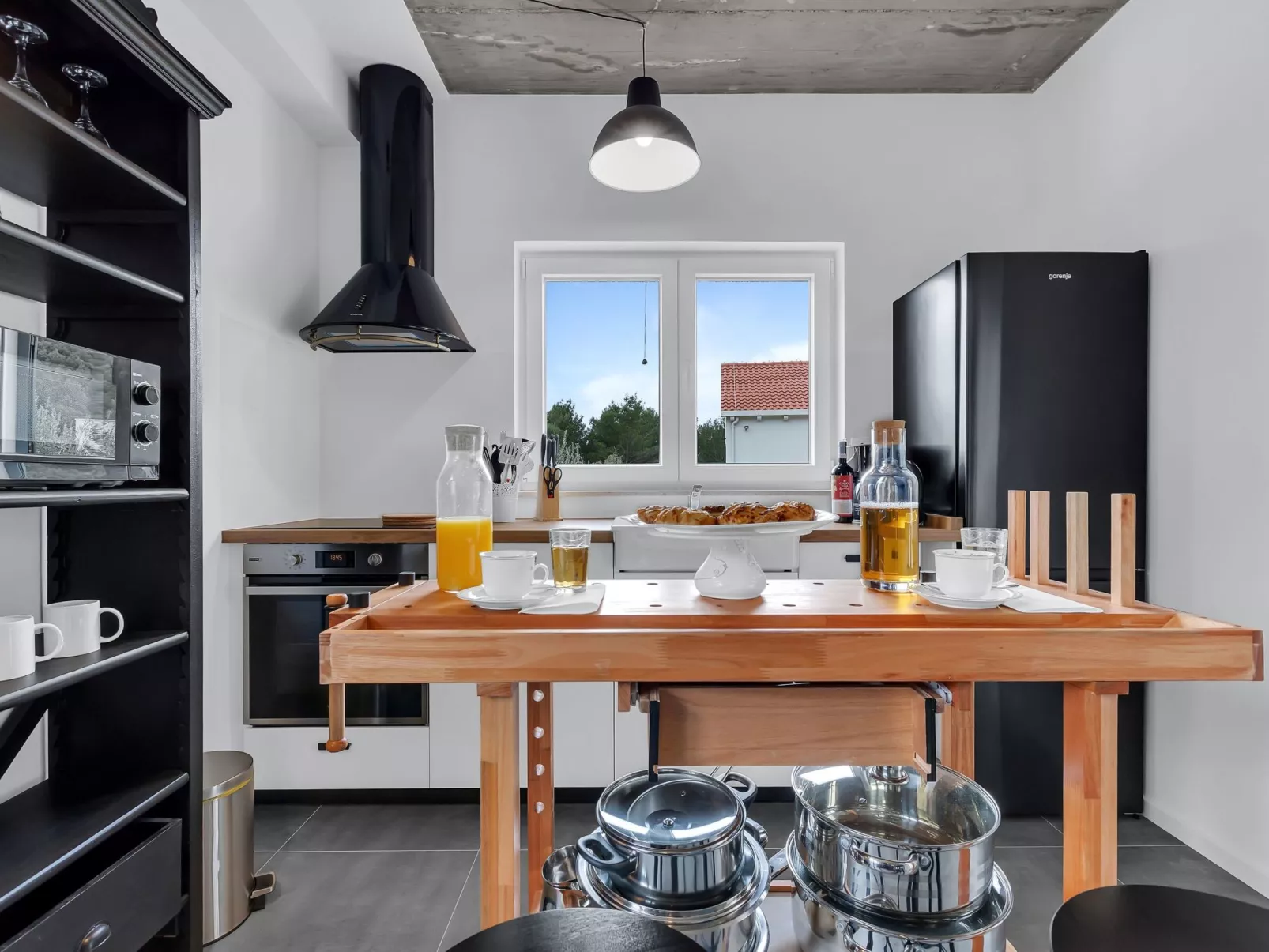 Modernes Ferienhaus in Zaostrog mit Beheiztem Pool-Binnen