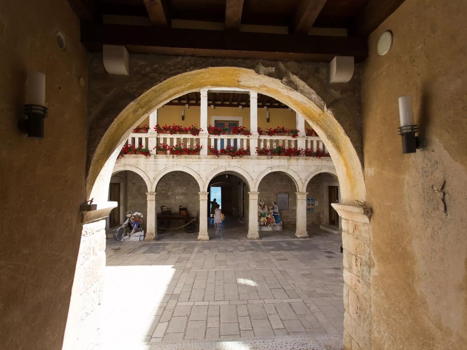 Moderne Meerblick ap.1 mit Pool und Terrasse bbq in der Nähe von Split Trogir-Buiten