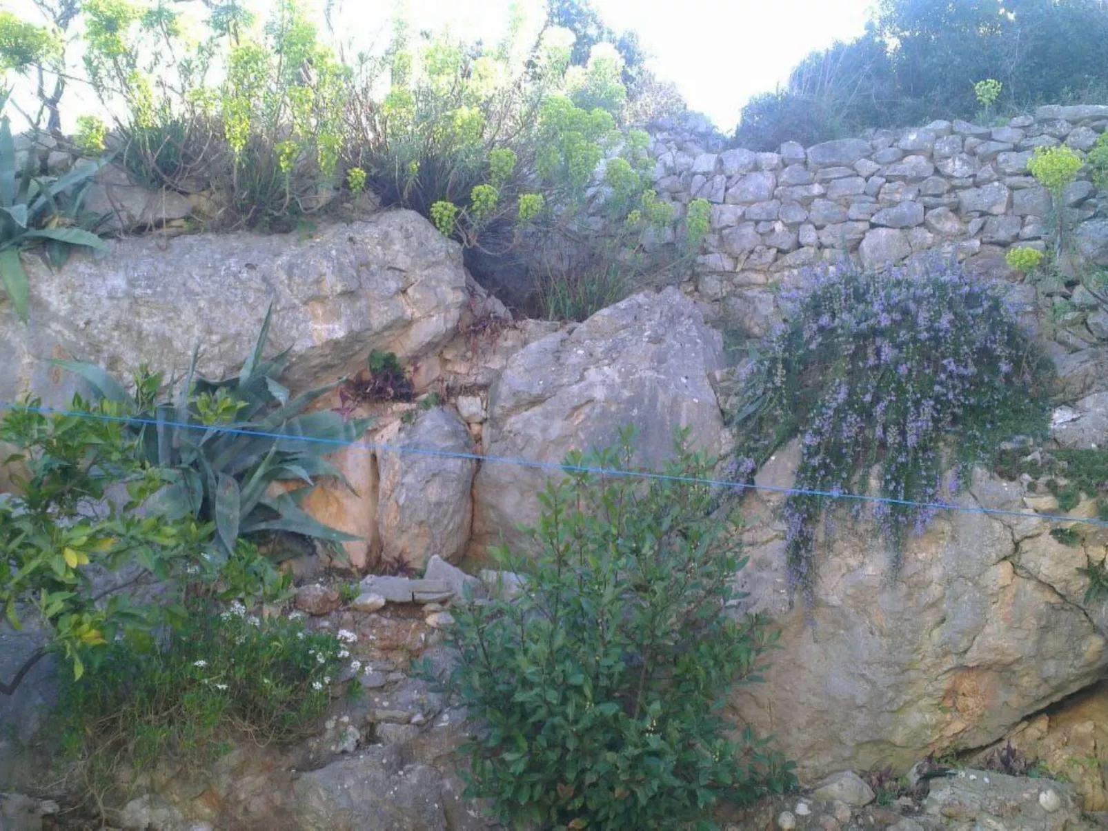 Charmantes Steinhaus mit Pool und Panoramablick-Buiten