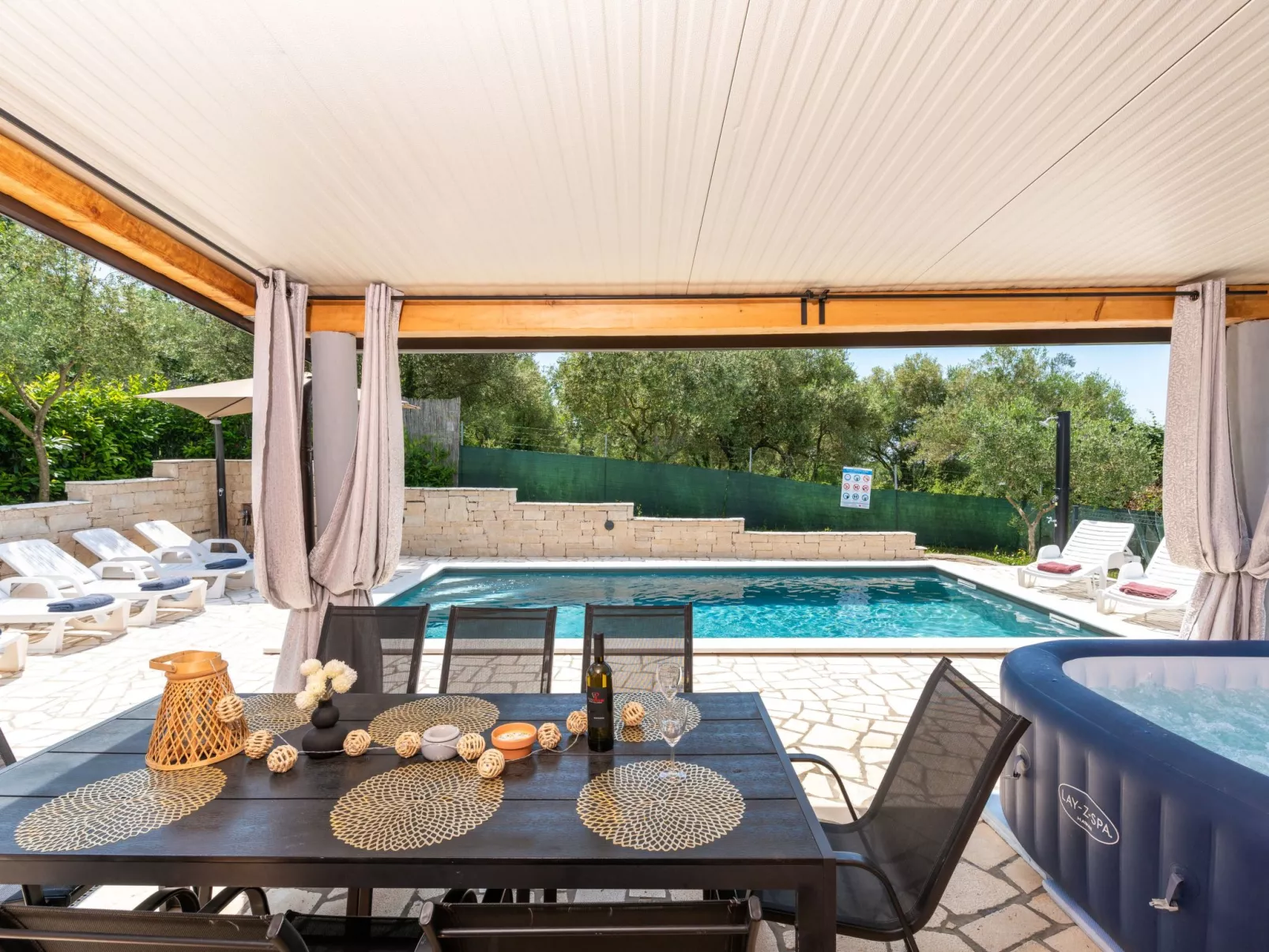 Villa Pendolina mit privatem Pool und Jacuzzi-Buiten