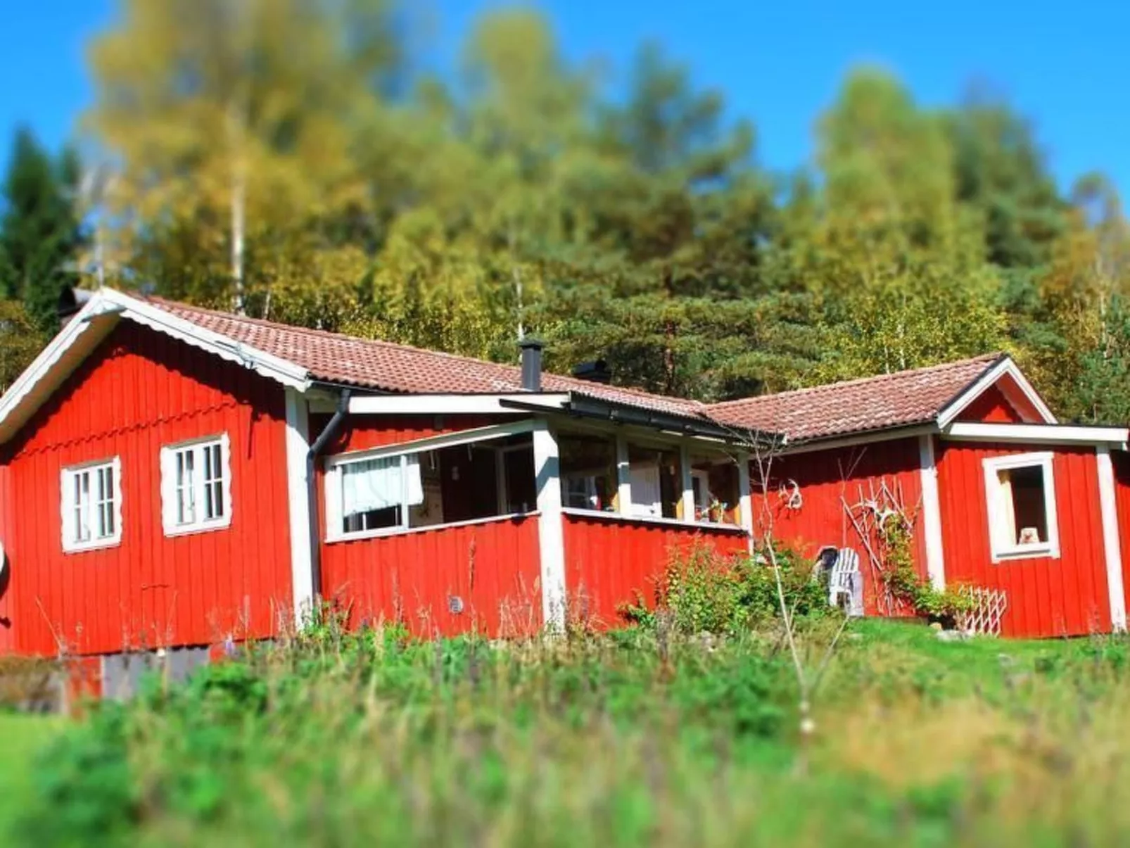Idyllisch gelegenes, ebenerdiges Haus mit Terrasse-Image-tags.info
