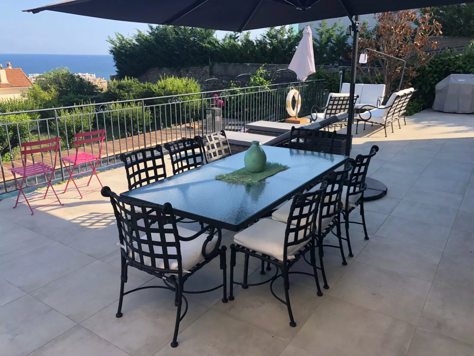 Ferienvilla mit Blick auf das Wasser-Buiten