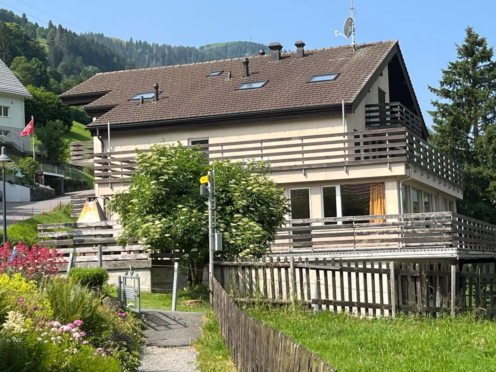 Modern kompakt Speer-Buiten