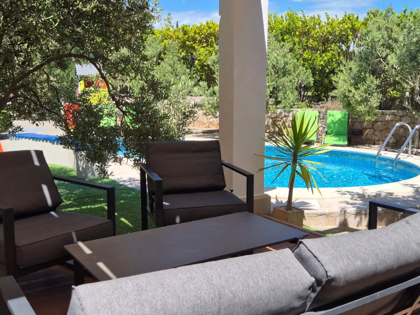 Komfortables Haus in Selca mit privatem Parkplatz-Buiten