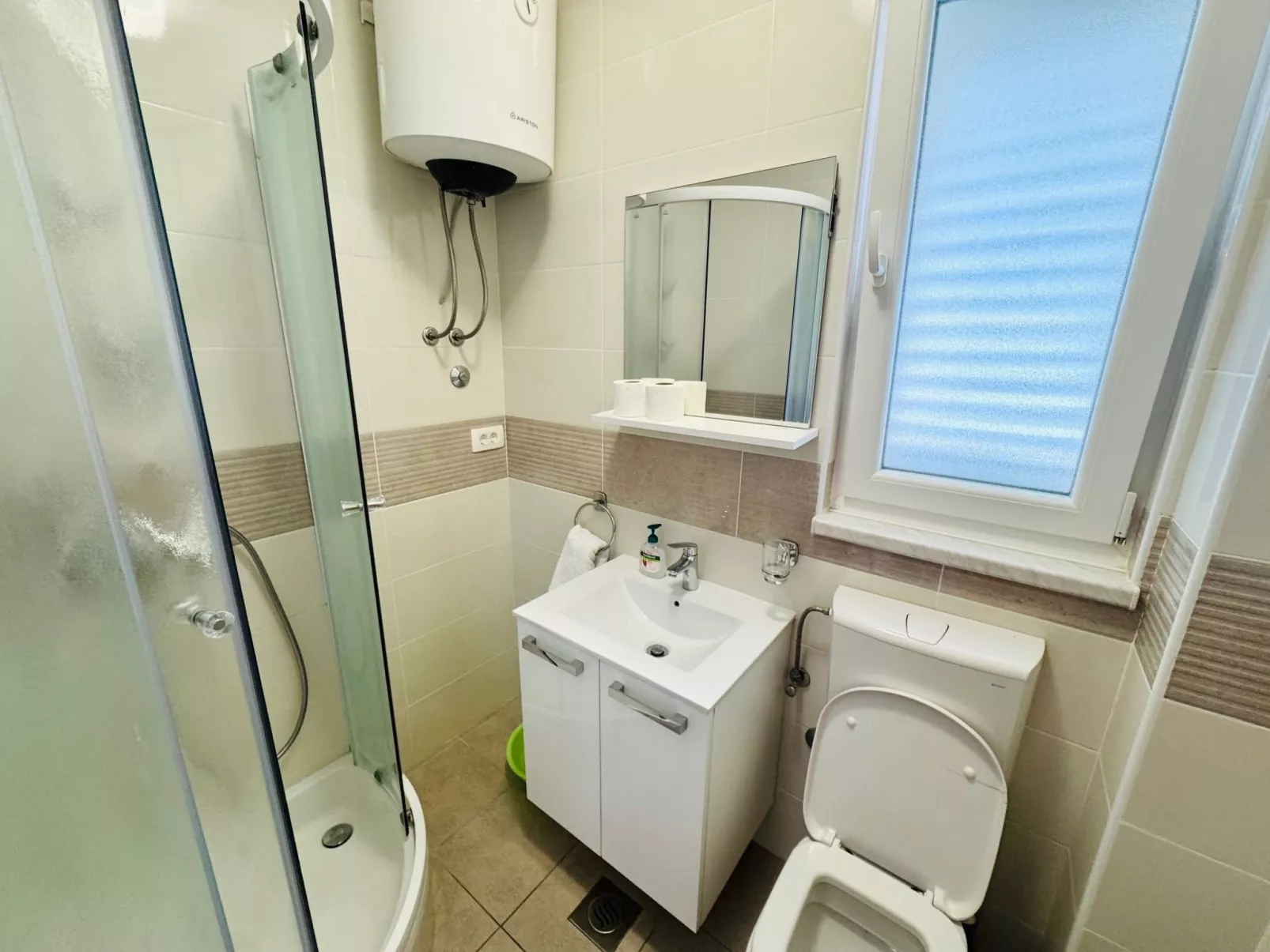 Für drei Personen-Image-tags.info