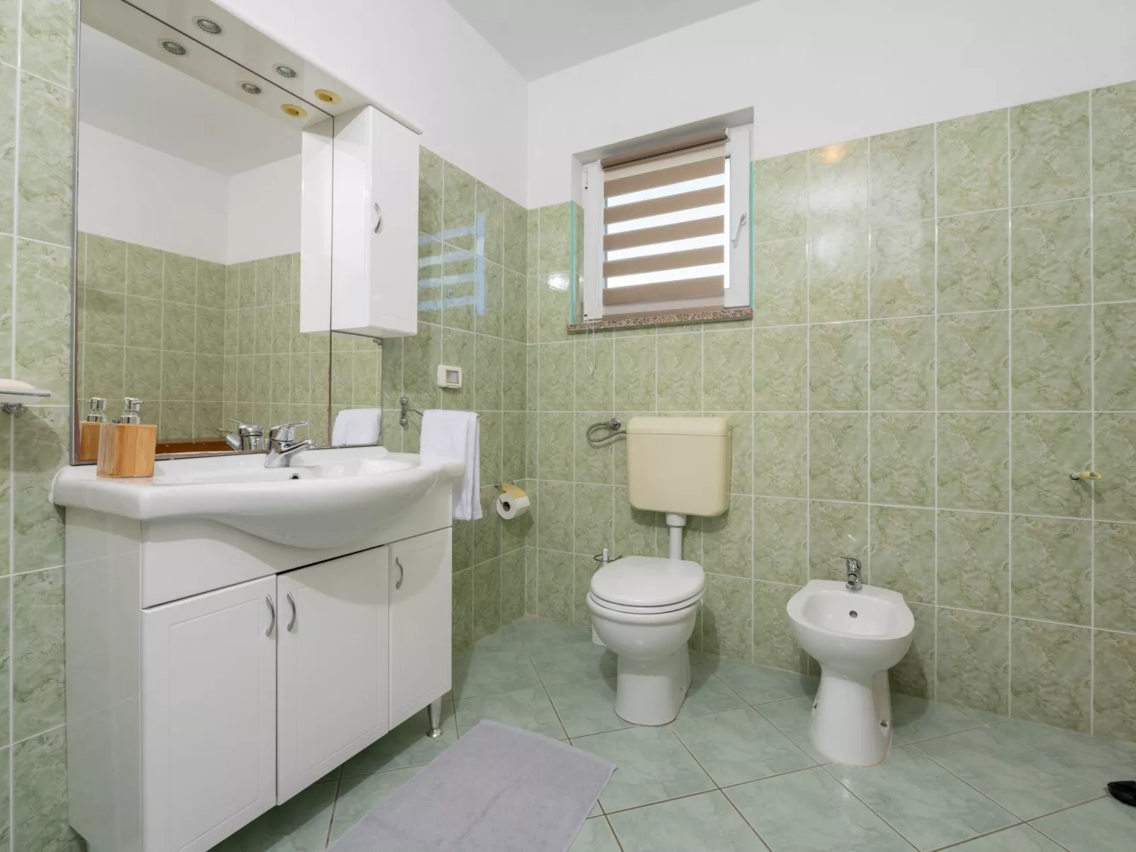 Haus Orange - Familienfreundliche Lage mit Pool-Binnen