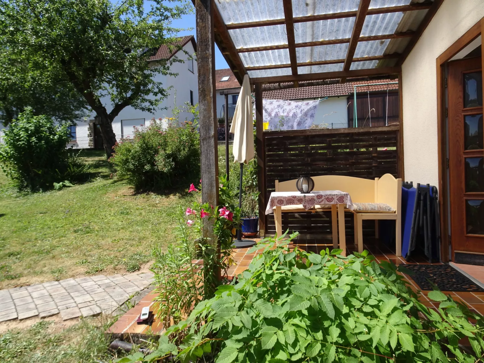 Kleines Ferienhaus mit Garten und Grill in Garitz-Binnen