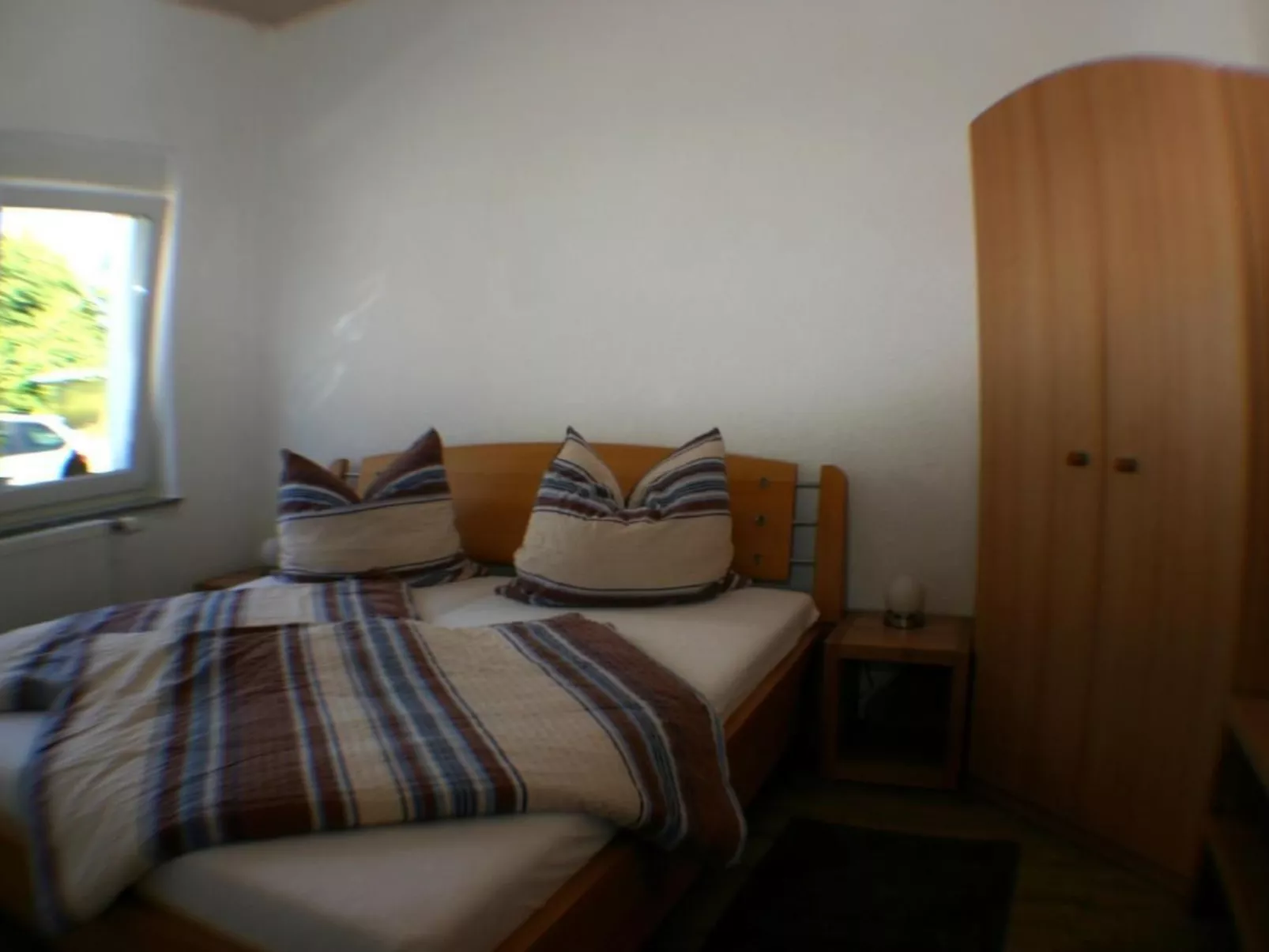 Helle Ferienwohnung in Mehren mit Eigenem Garten-Binnen