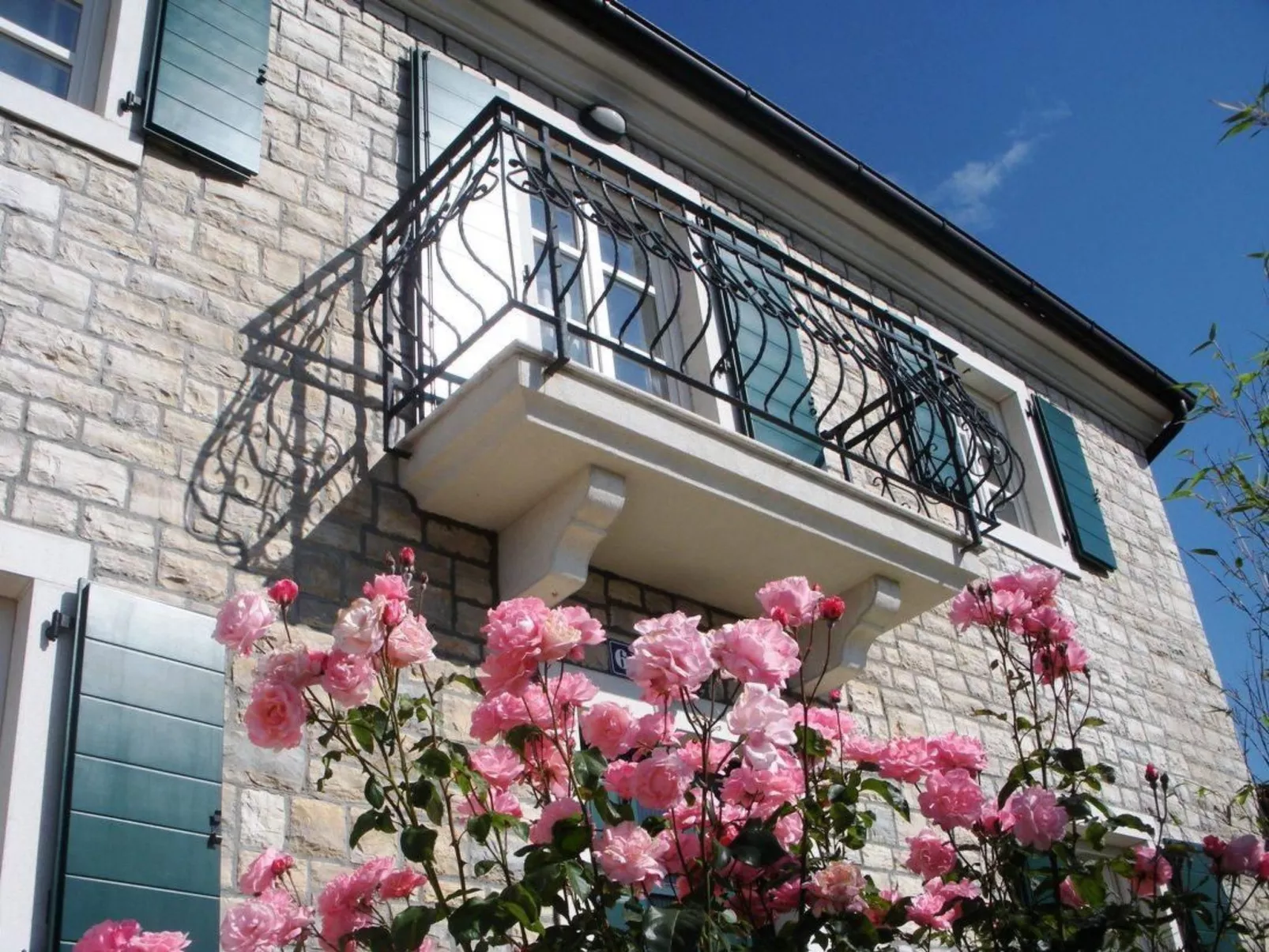 Villa Nika mit privatem Außenwhirlpool-Buiten